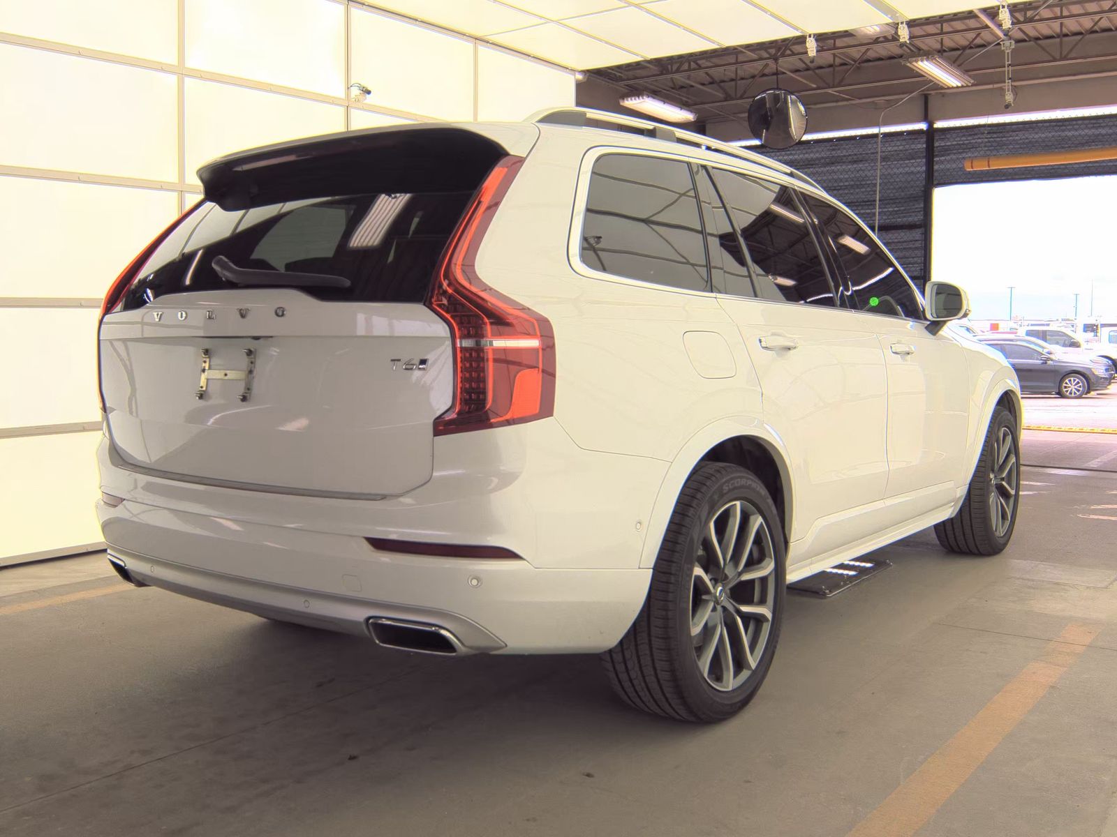 2019 Volvo XC90 T6 Momentum AWD