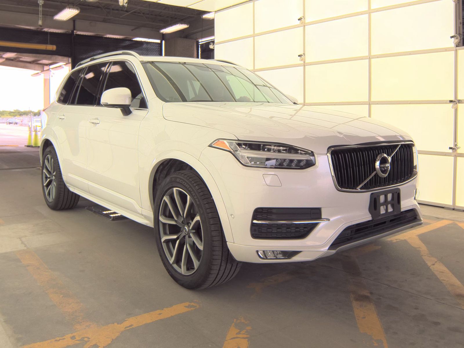 2019 Volvo XC90 T6 Momentum AWD