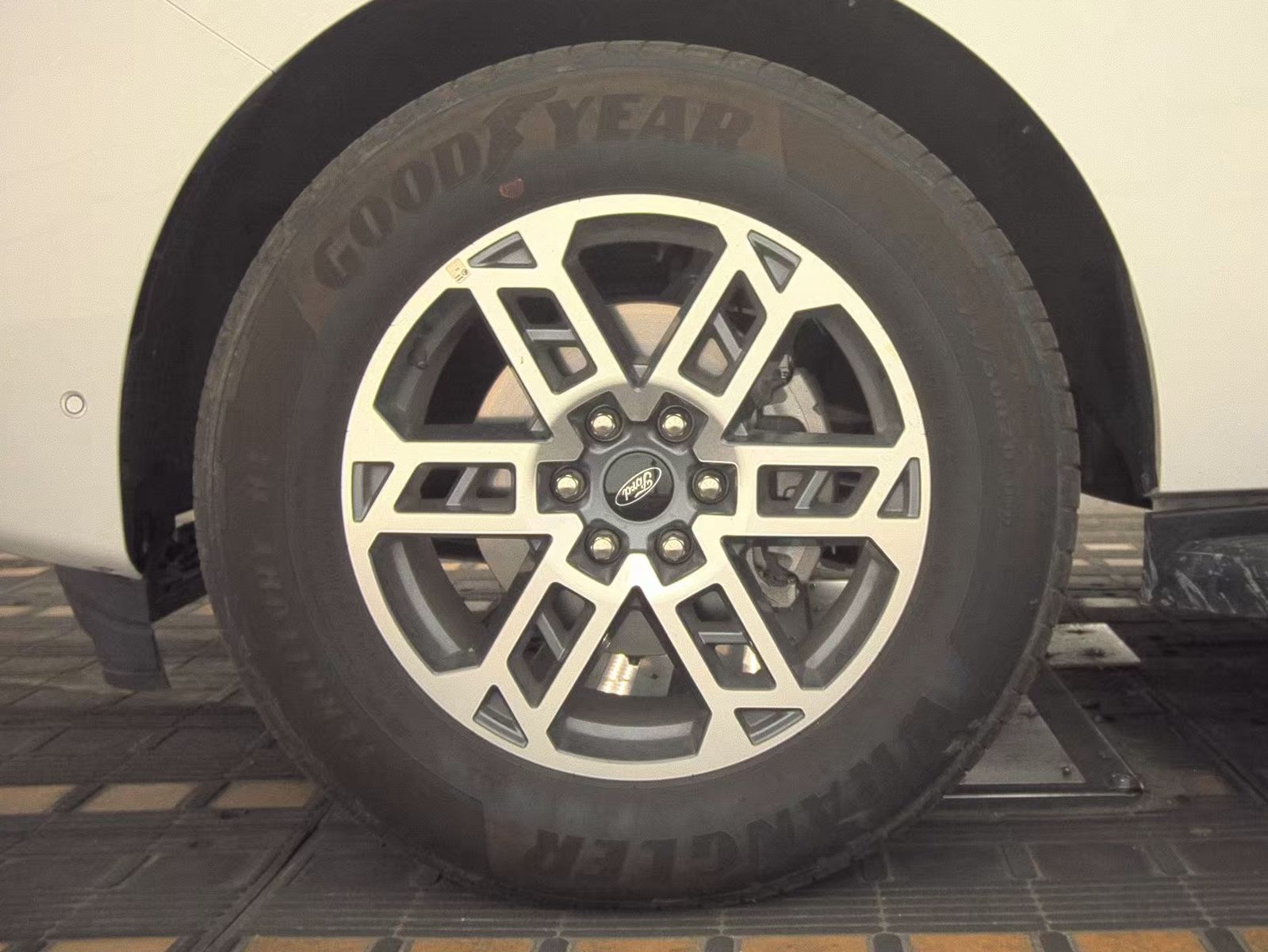 FORD EXPEDITION - 10