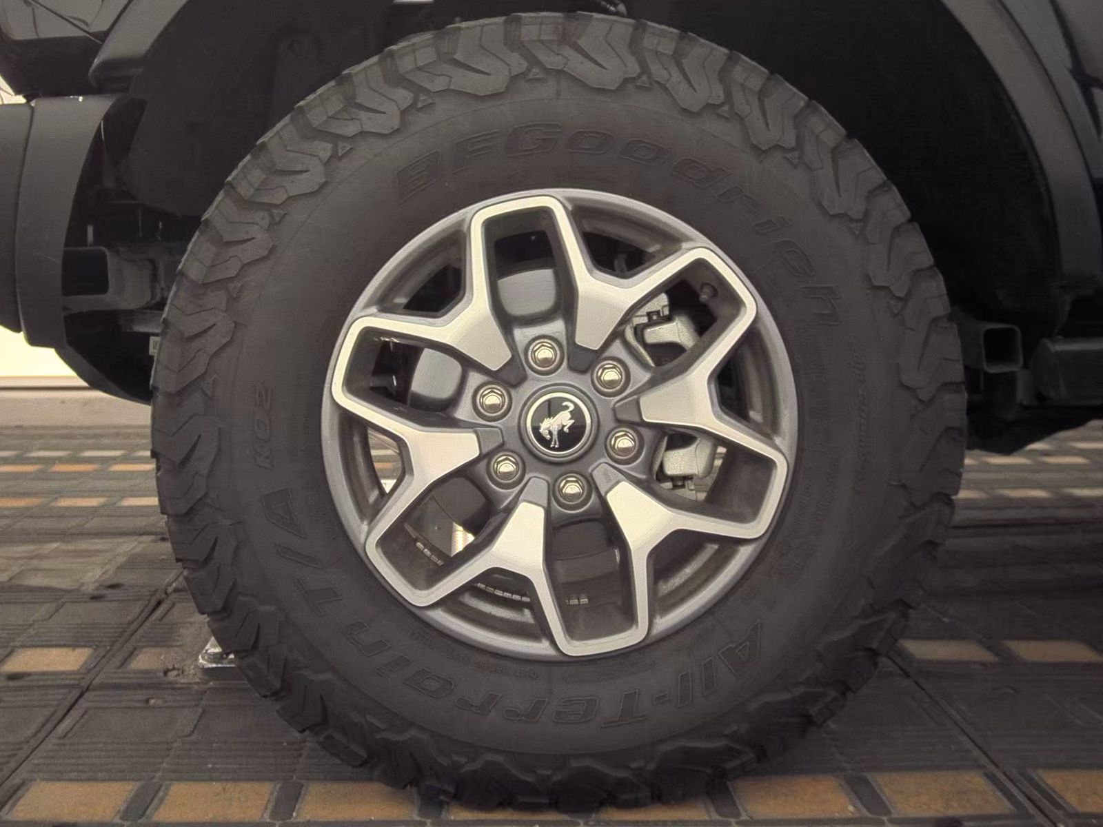 FORD BRONCO - 10