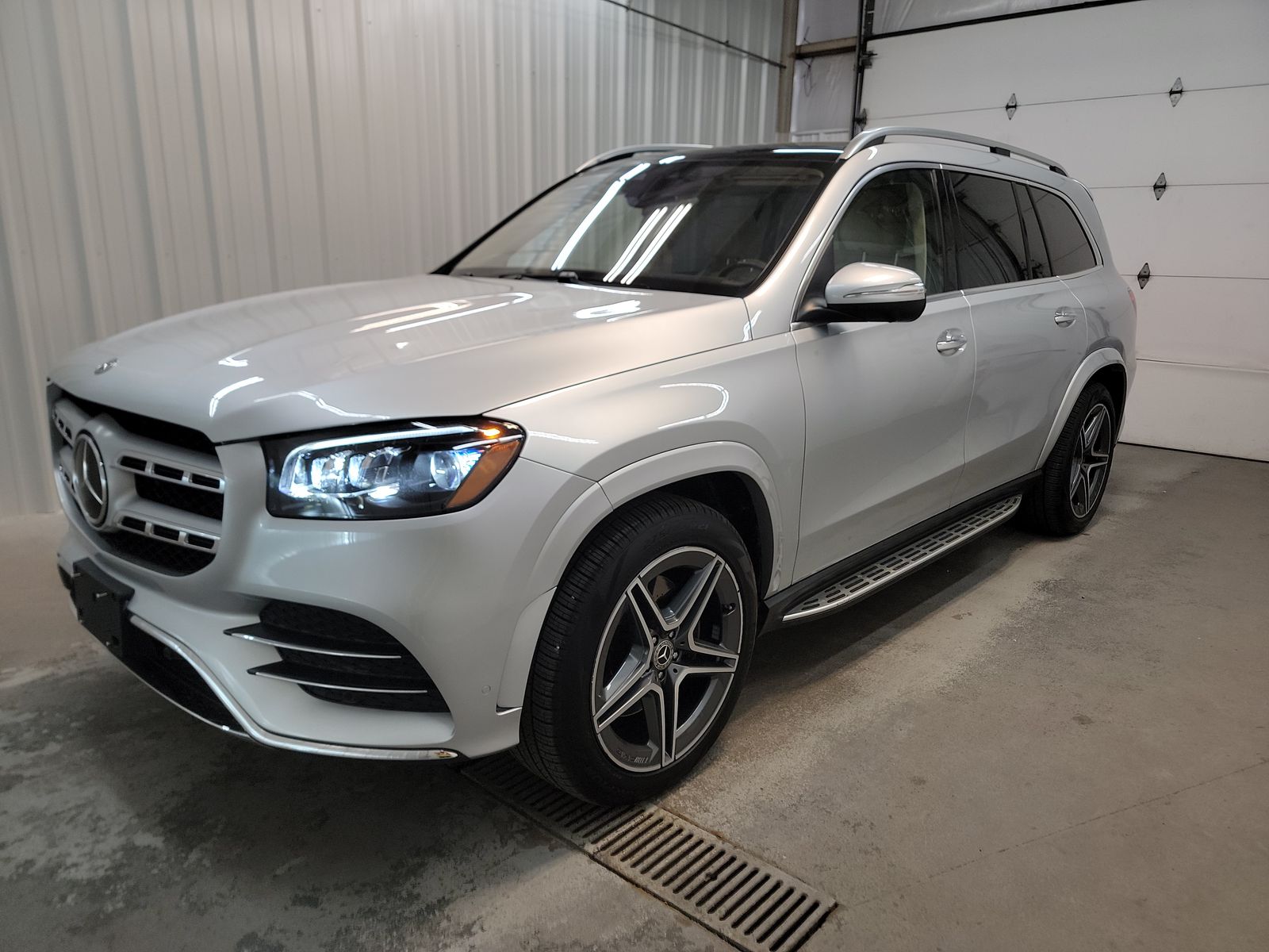 MERCEDES-BENZ GLS - 1