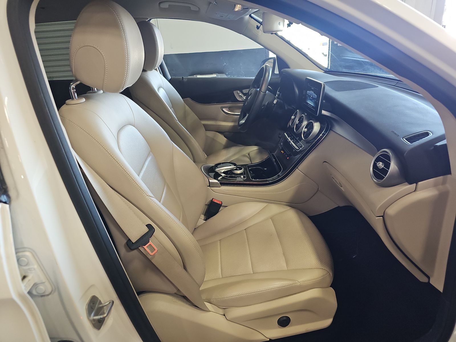 MERCEDES-BENZ GLC - 9