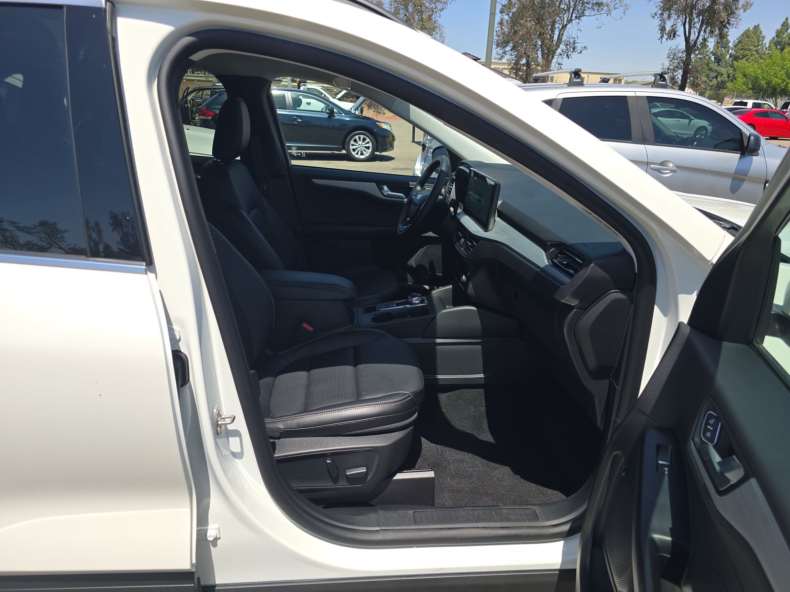 FORD ESCAPE - 9