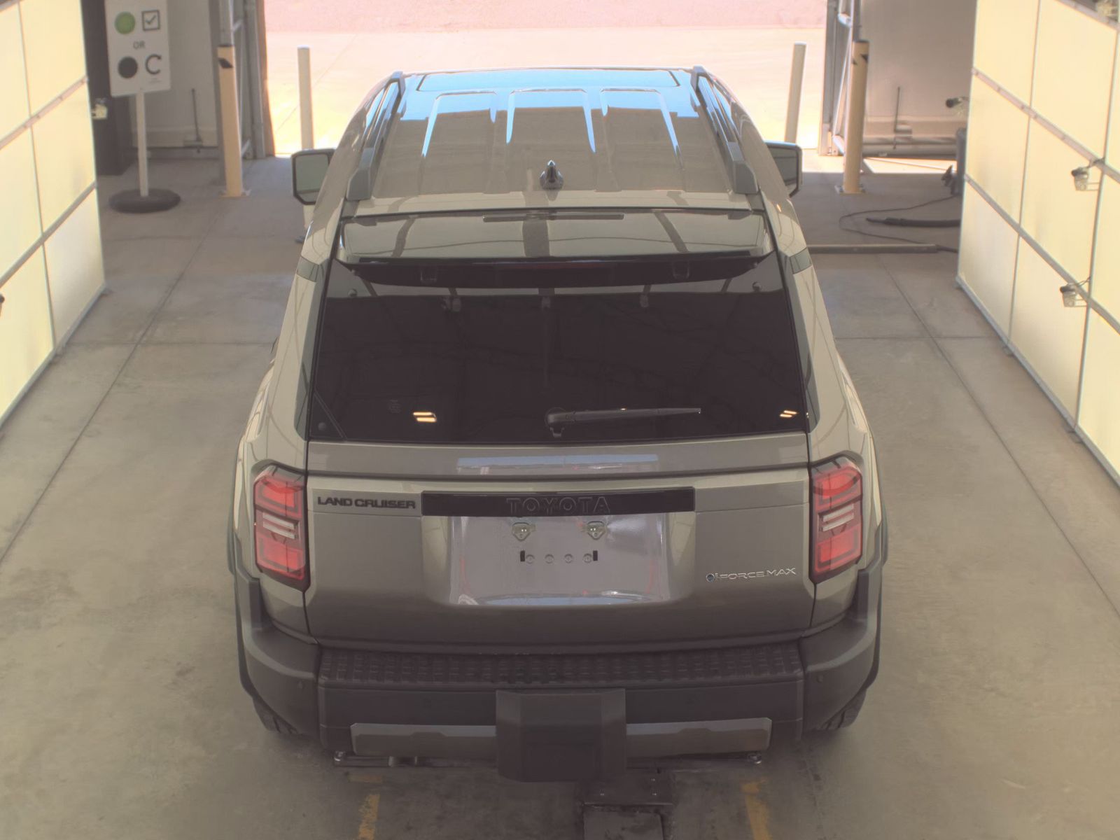 TOYOTA LAND CRUISER - 6