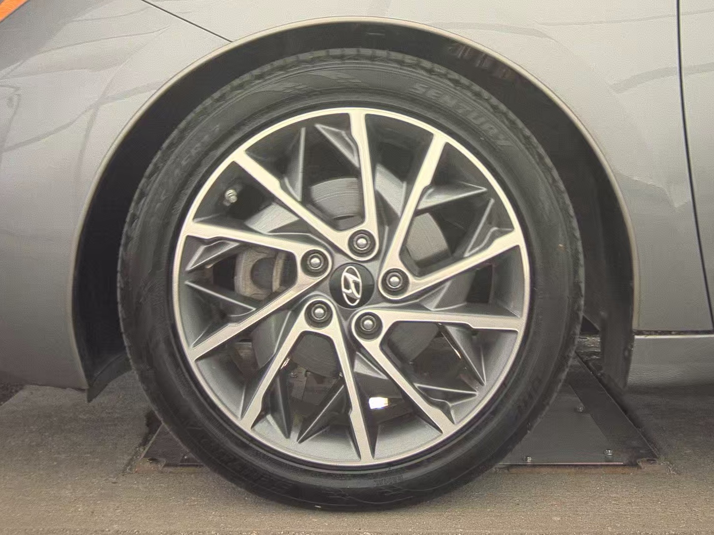 HYUNDAI LIMITED - 10