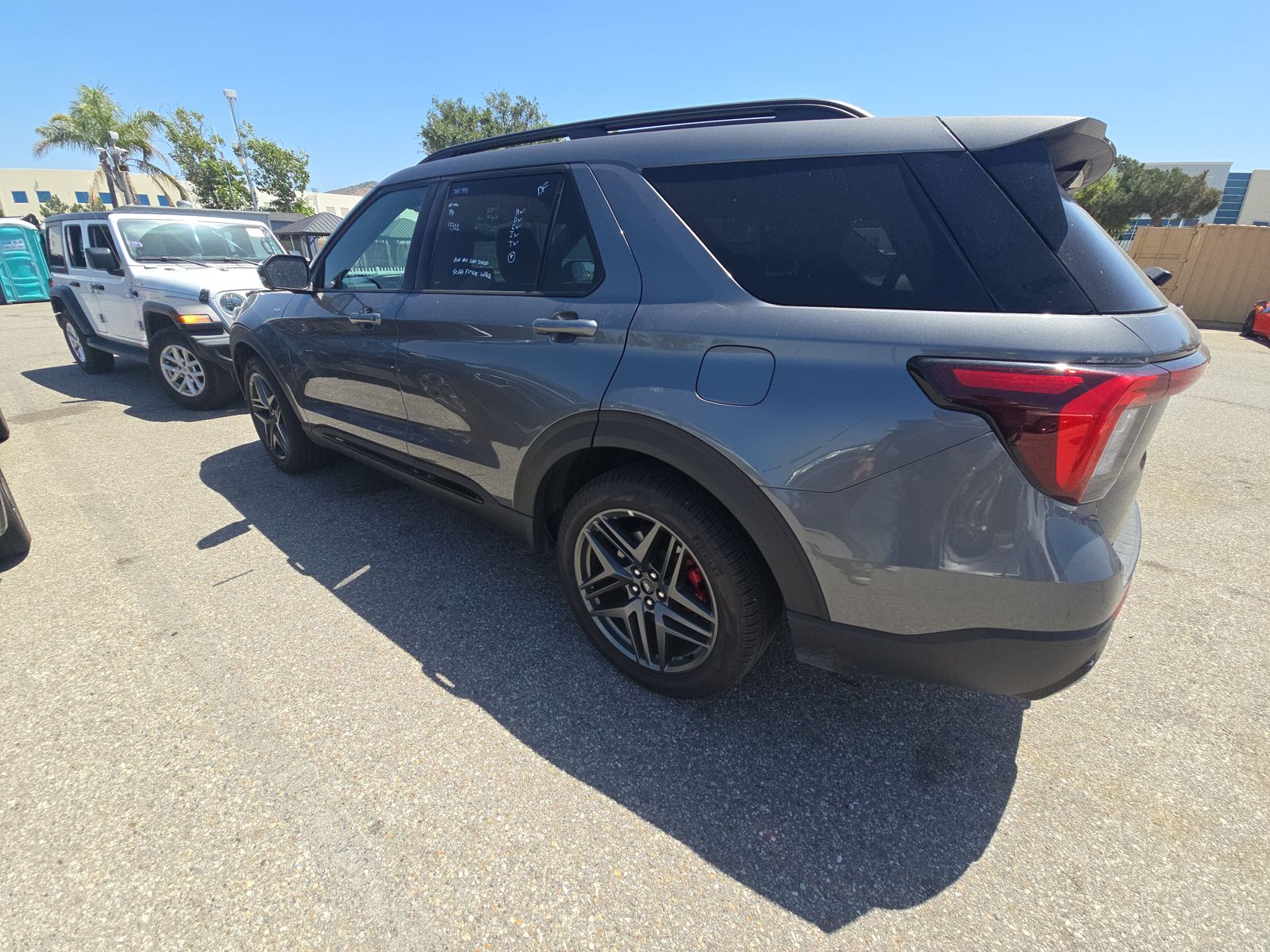 FORD EXPLORER - 7