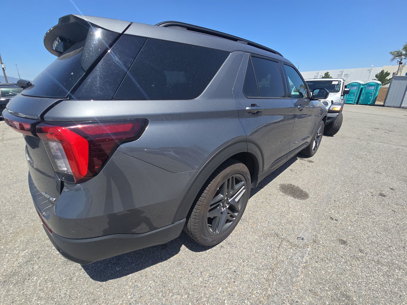 FORD EXPLORER - 5