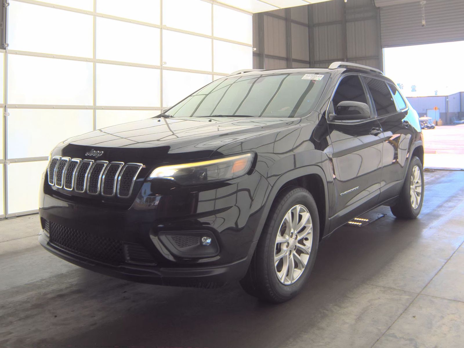 JEEP LATITUDE - 1