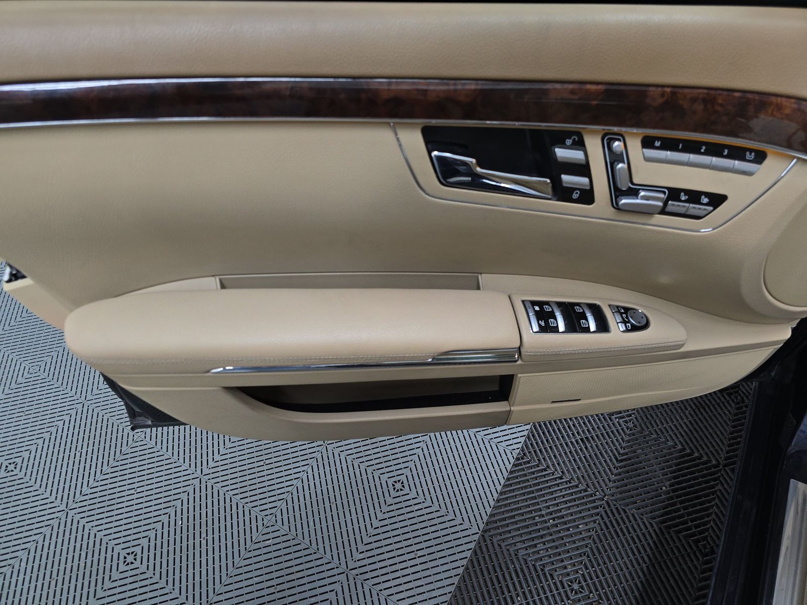 MERCEDES-BENZ S-CLASS - 10