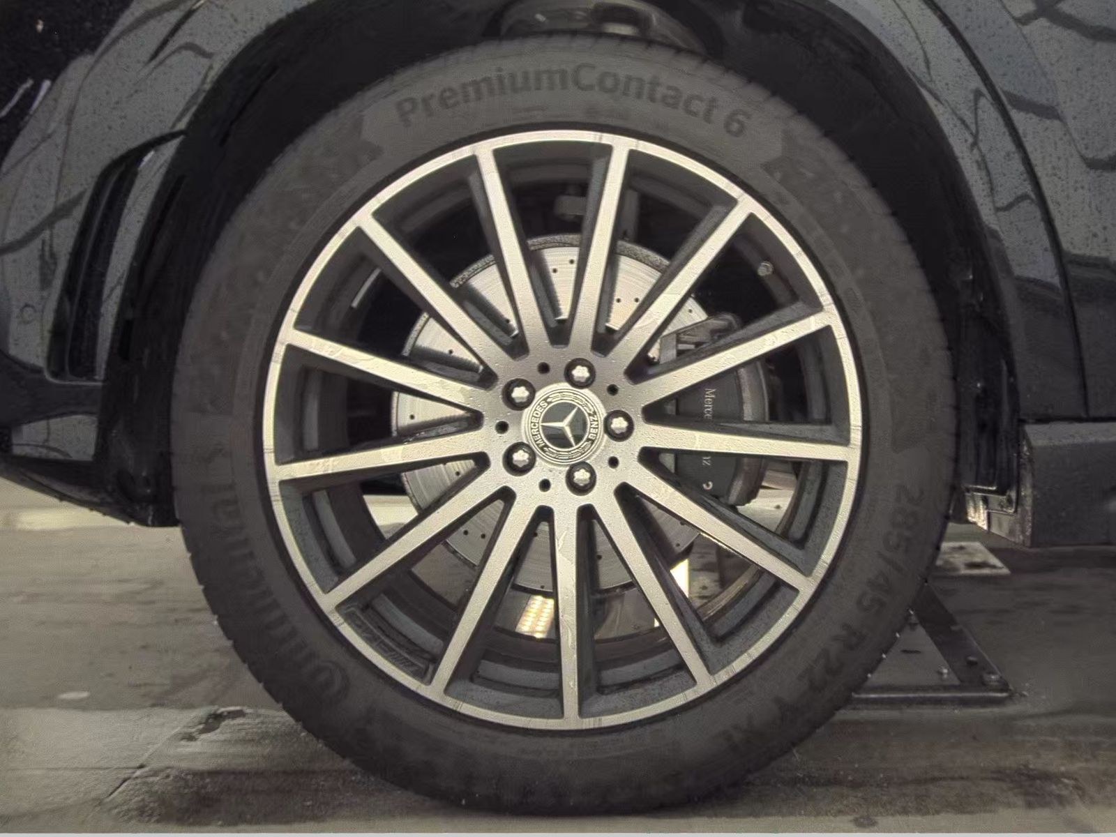 MERCEDES-BENZ GLS - 10