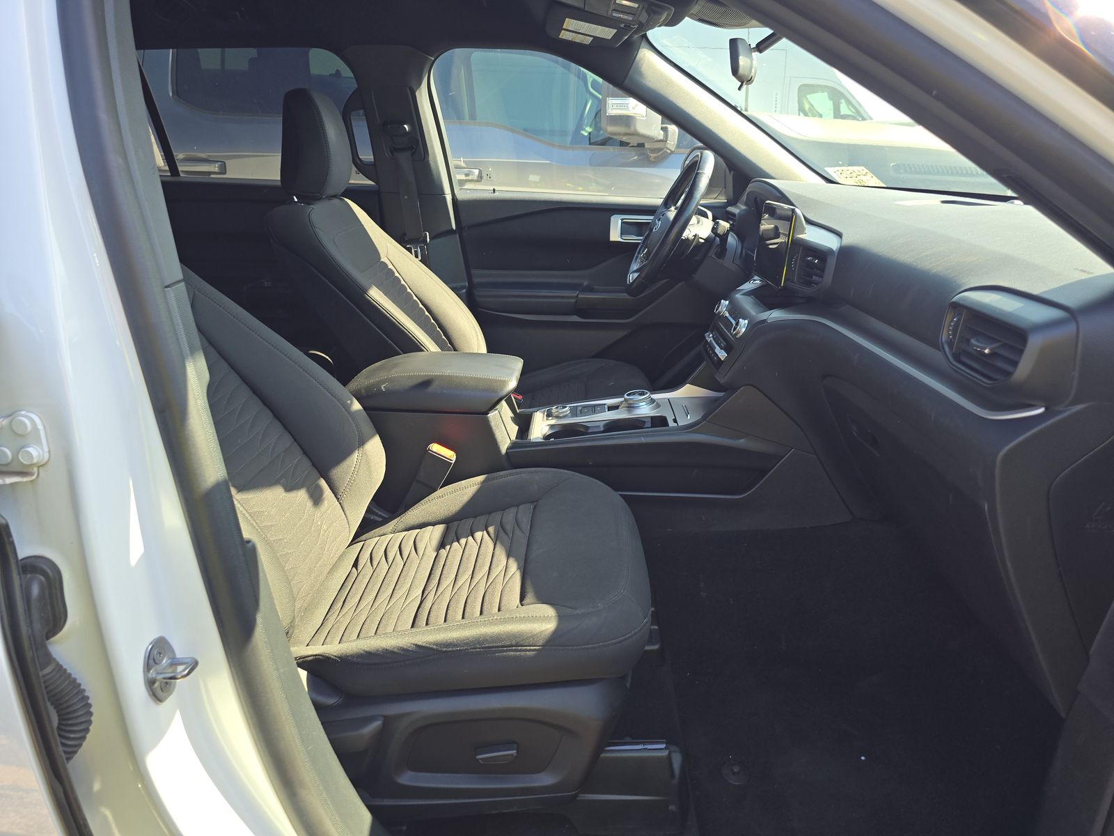 FORD EXPLORER - 9