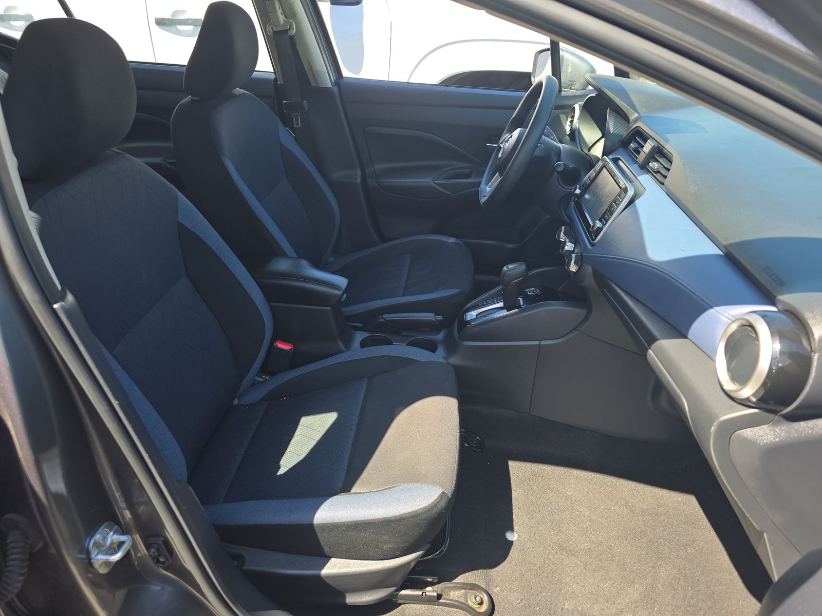NISSAN VERSA - 9
