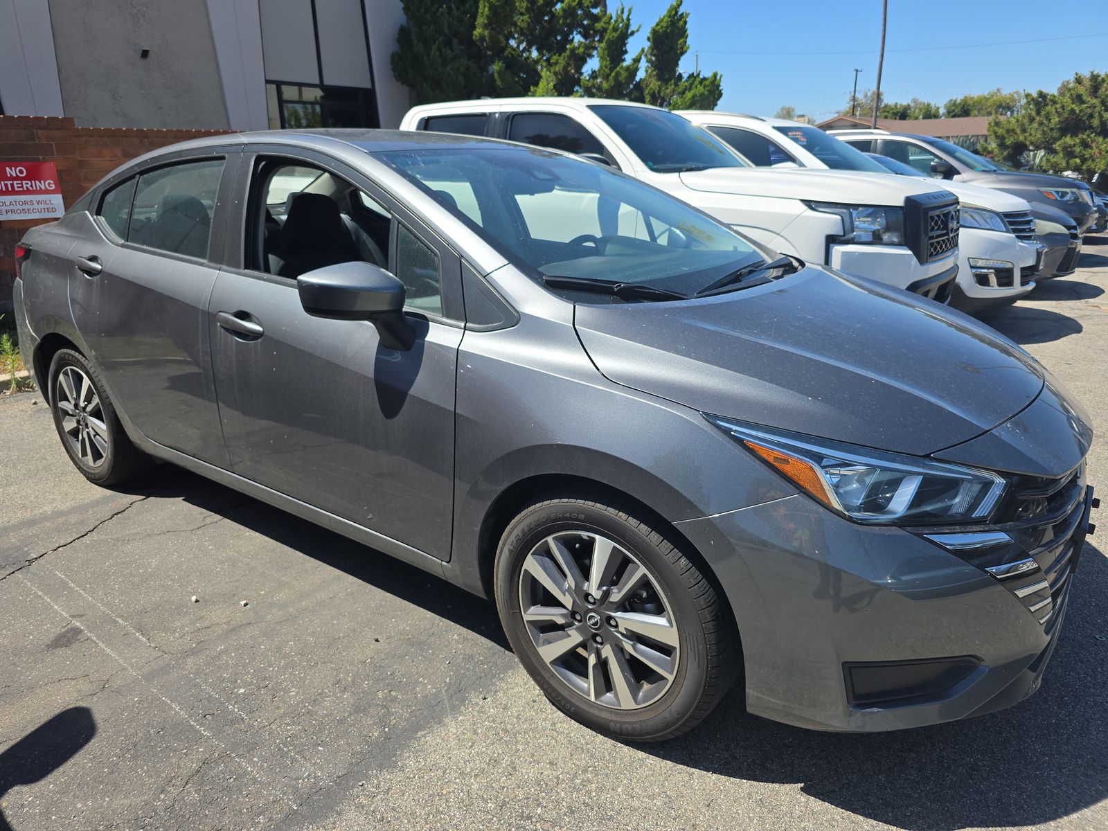 NISSAN VERSA - 4