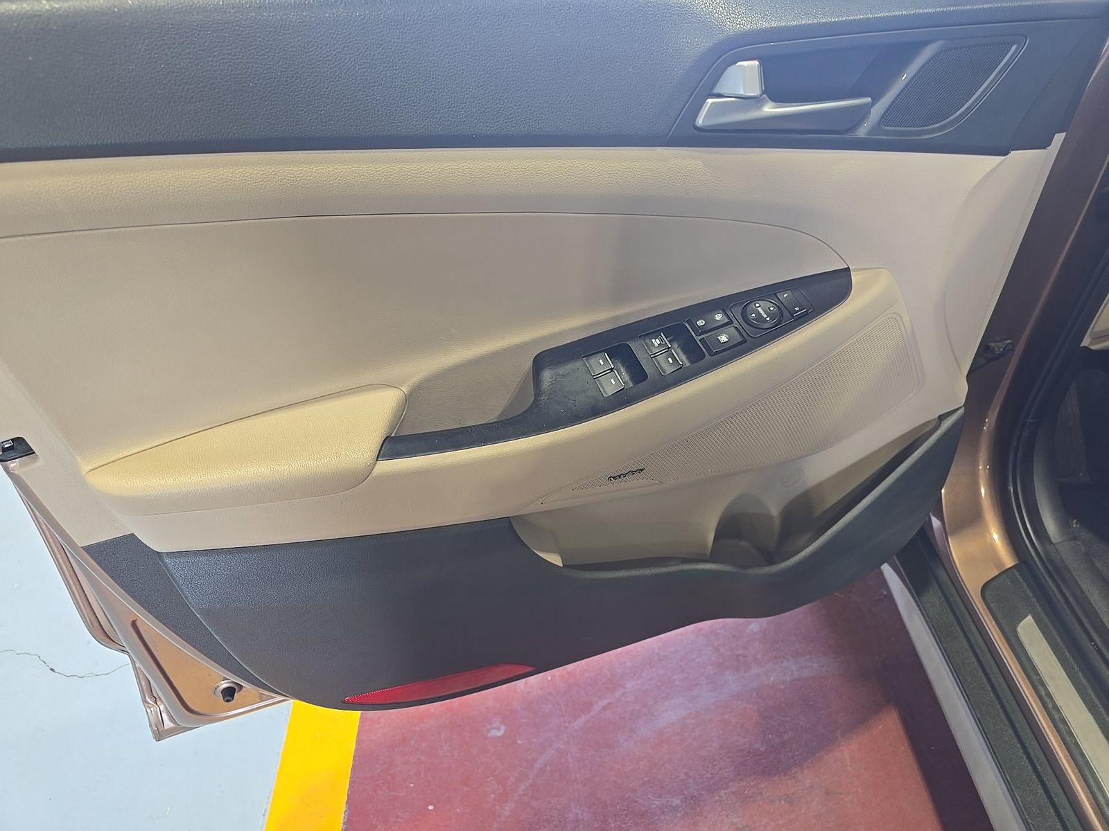 HYUNDAI LIMITED - 10