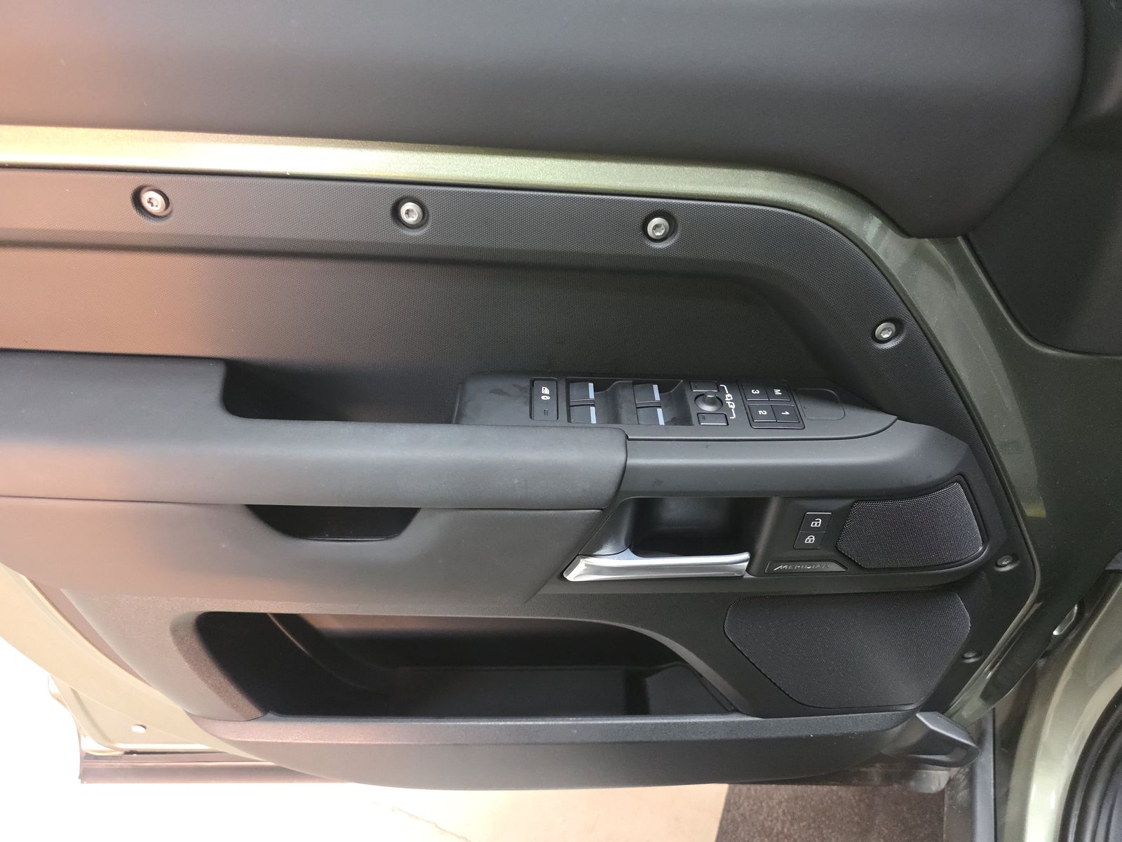 2025 Land Rover Defender 110 S FWD