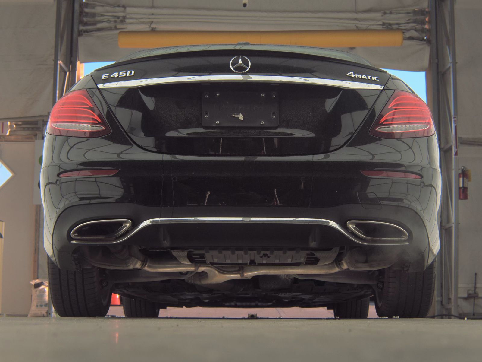 MERCEDES-BENZ E-CLASS - 8