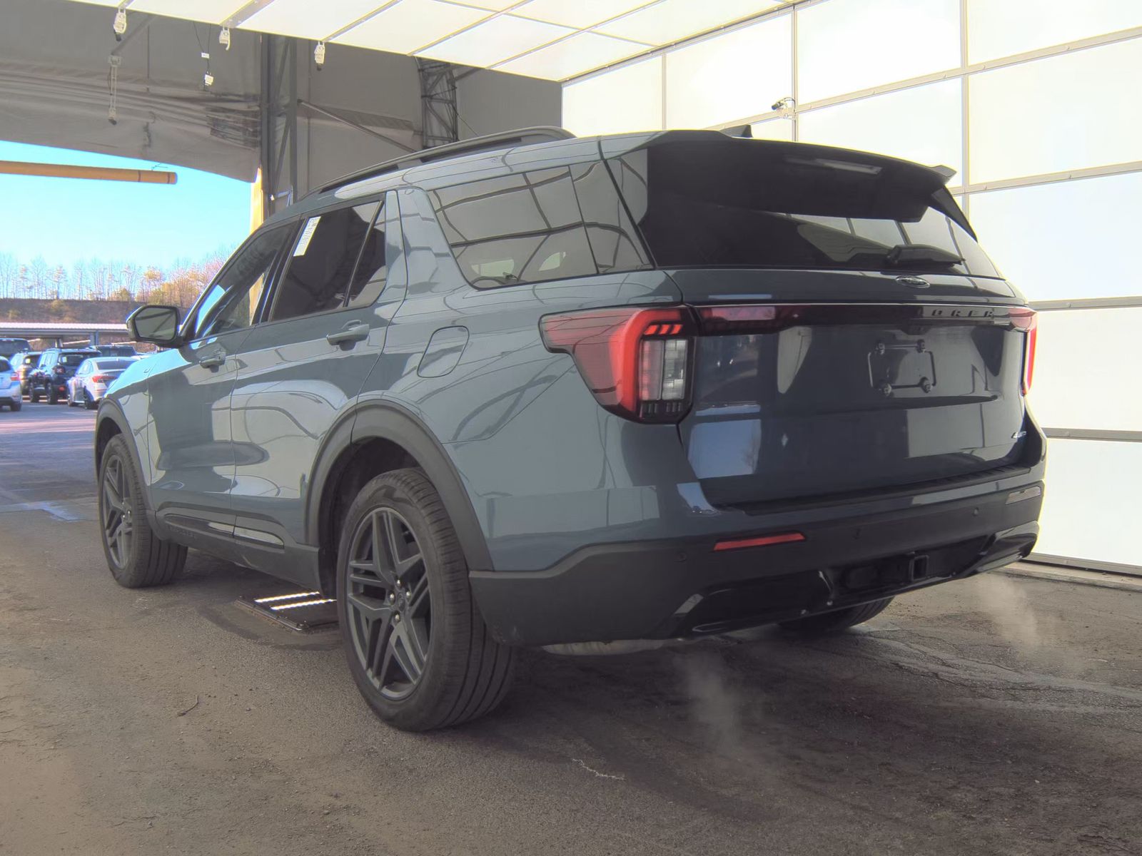 FORD EXPLORER - 9