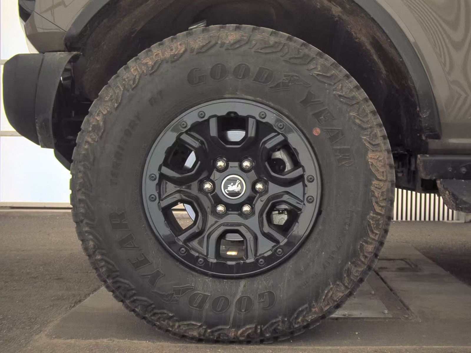 FORD BRONCO - 10