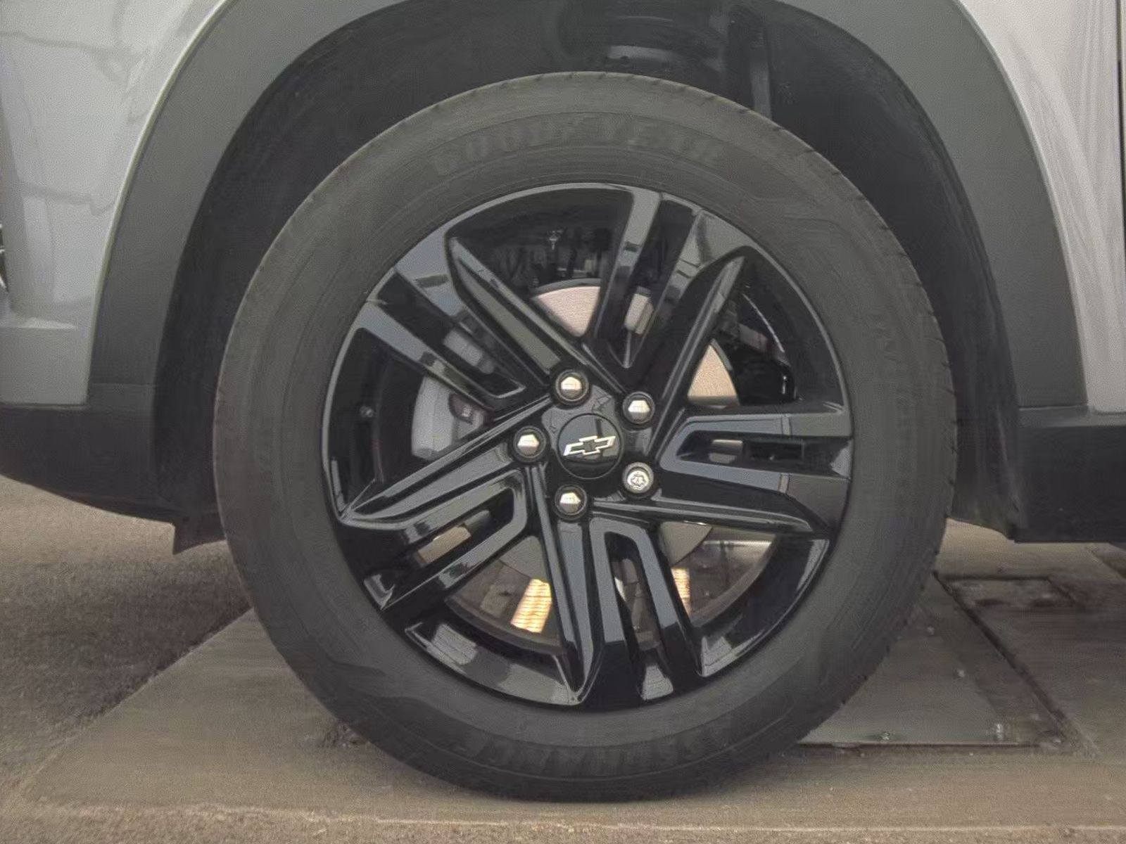 CHEVROLET ACTIV - 10