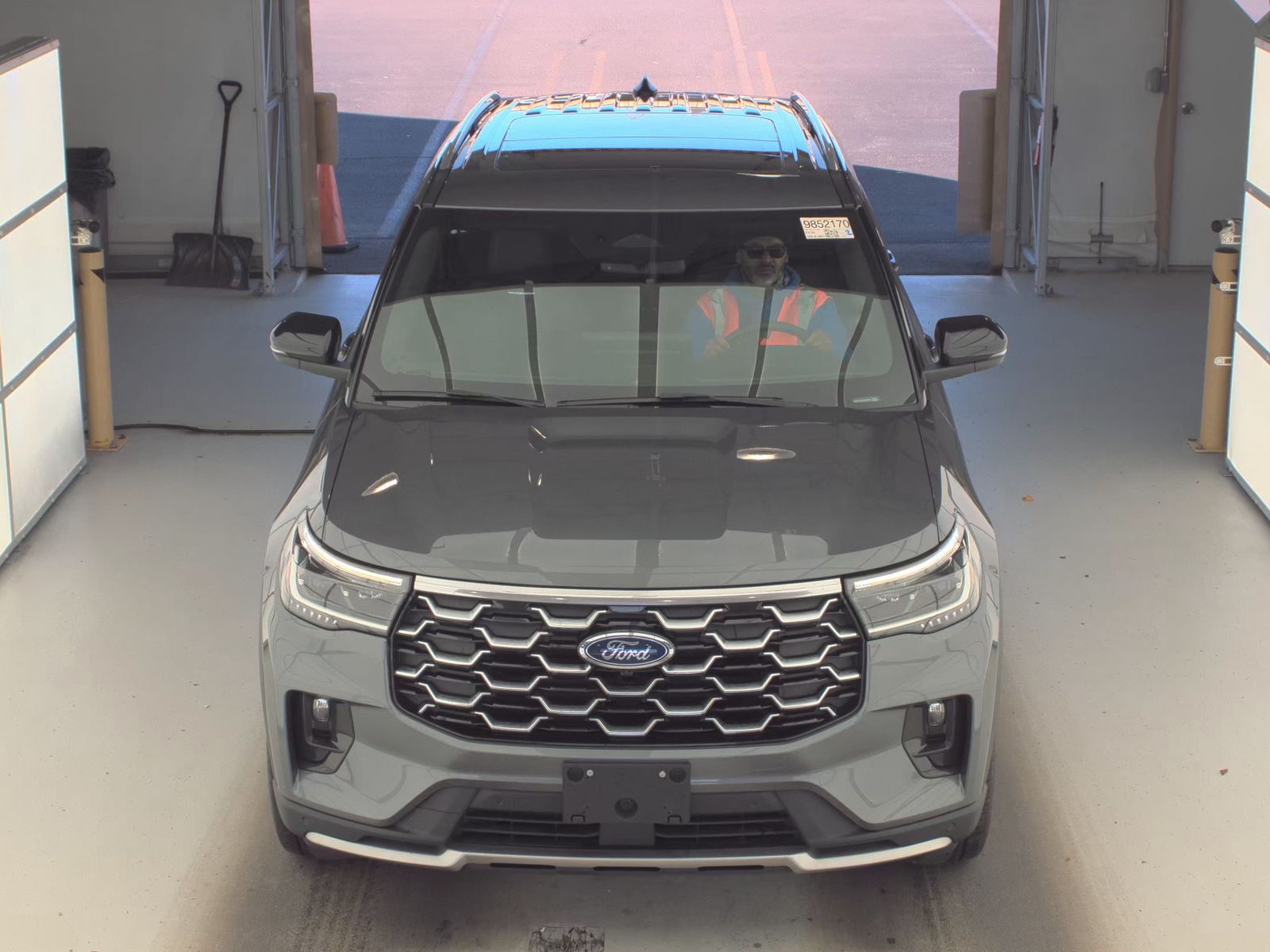 FORD EXPLORER - 3