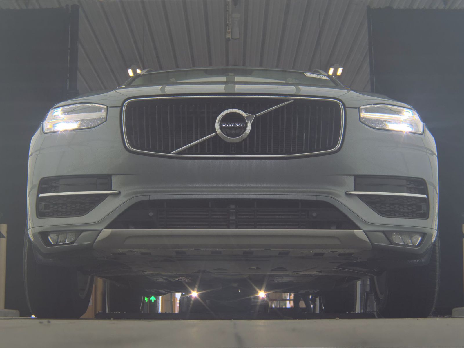 2017 Volvo XC90 T6 Momentum AWD