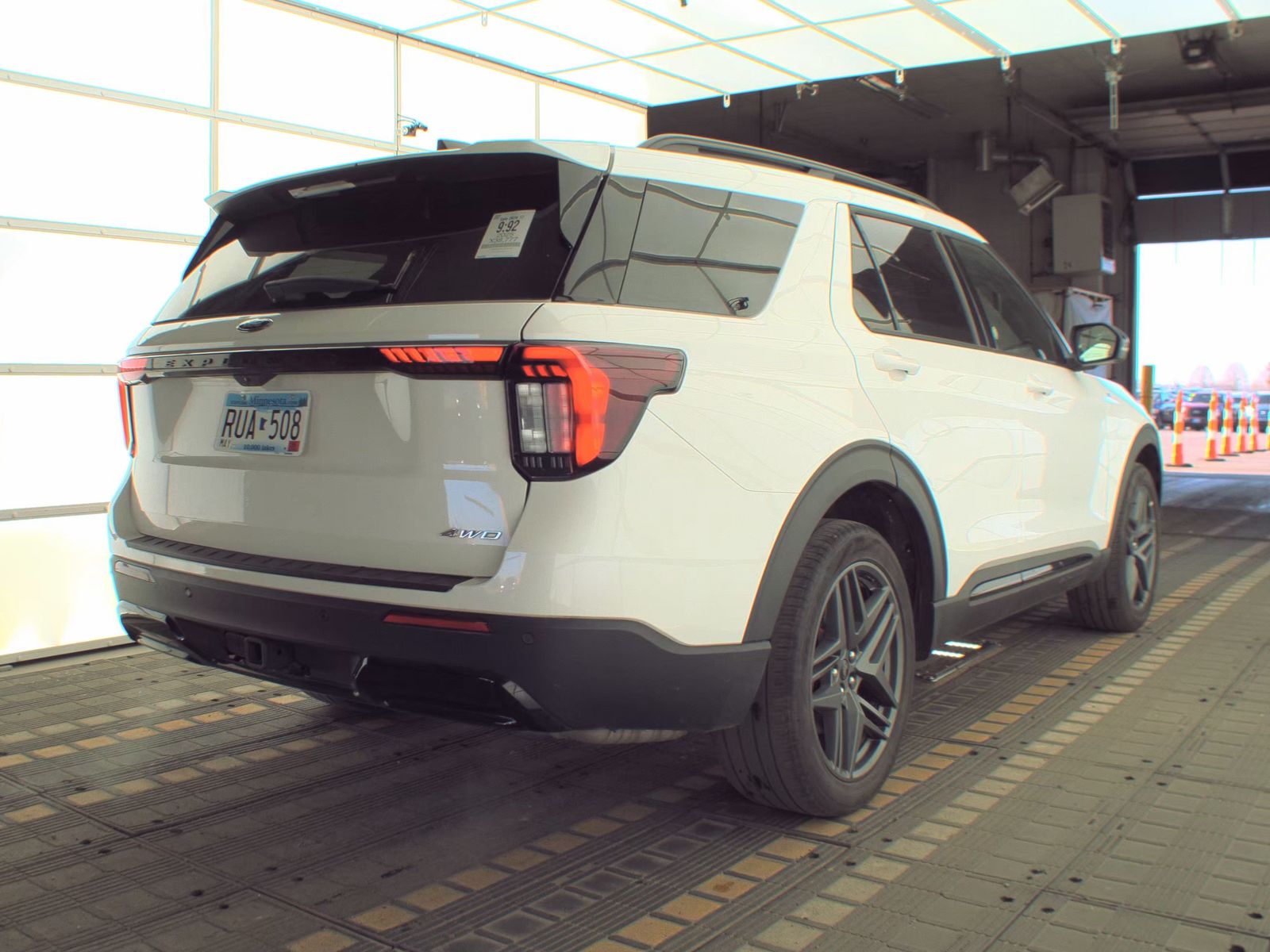 FORD EXPLORER - 6