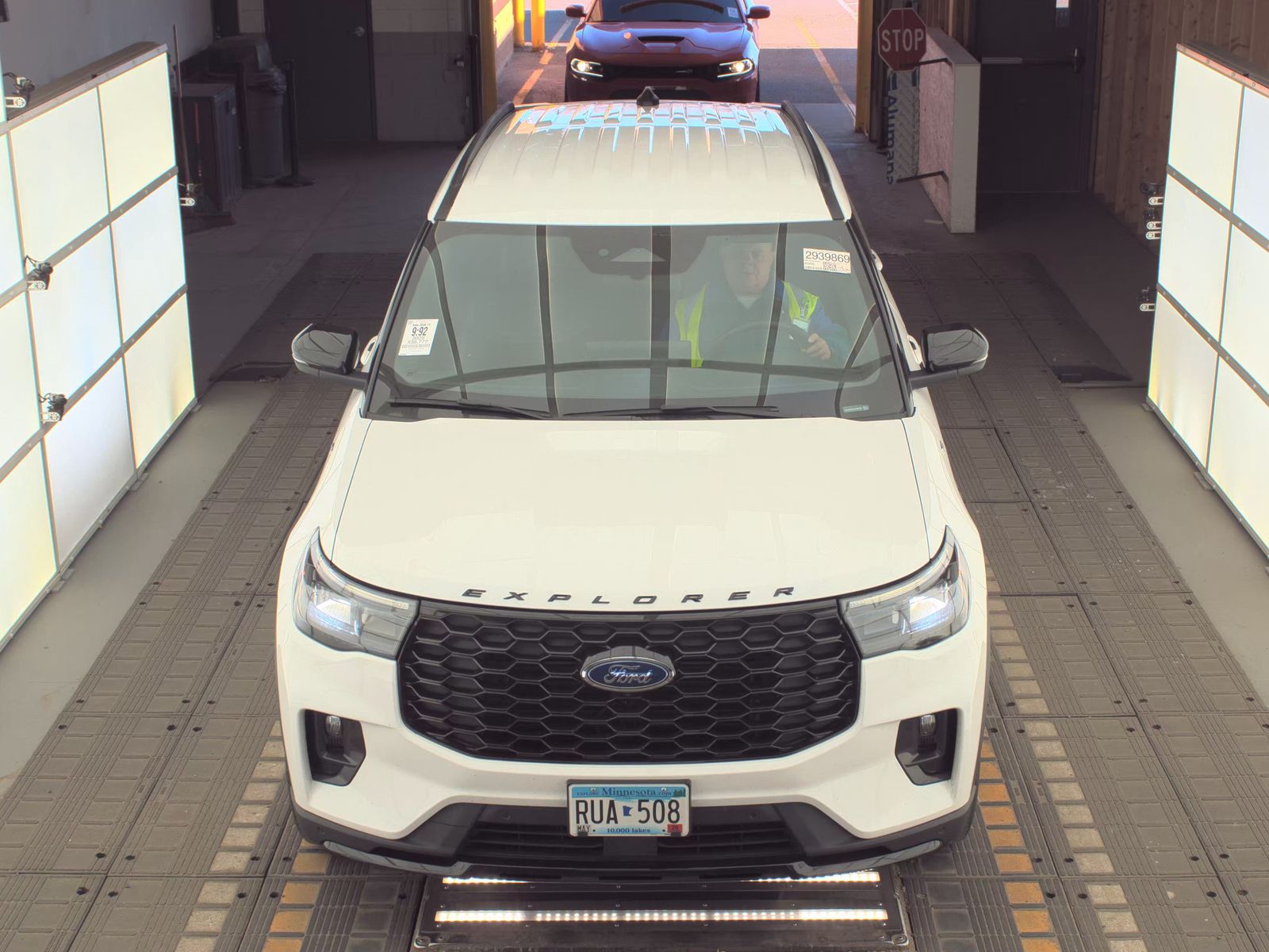 FORD EXPLORER - 3