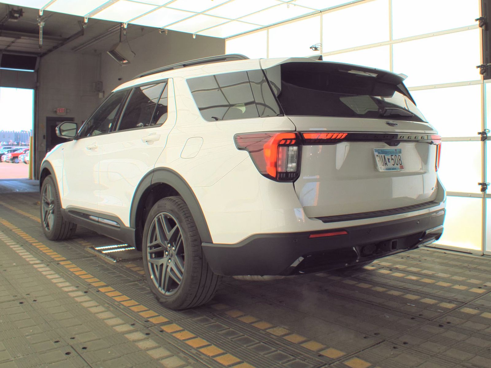FORD EXPLORER - 9