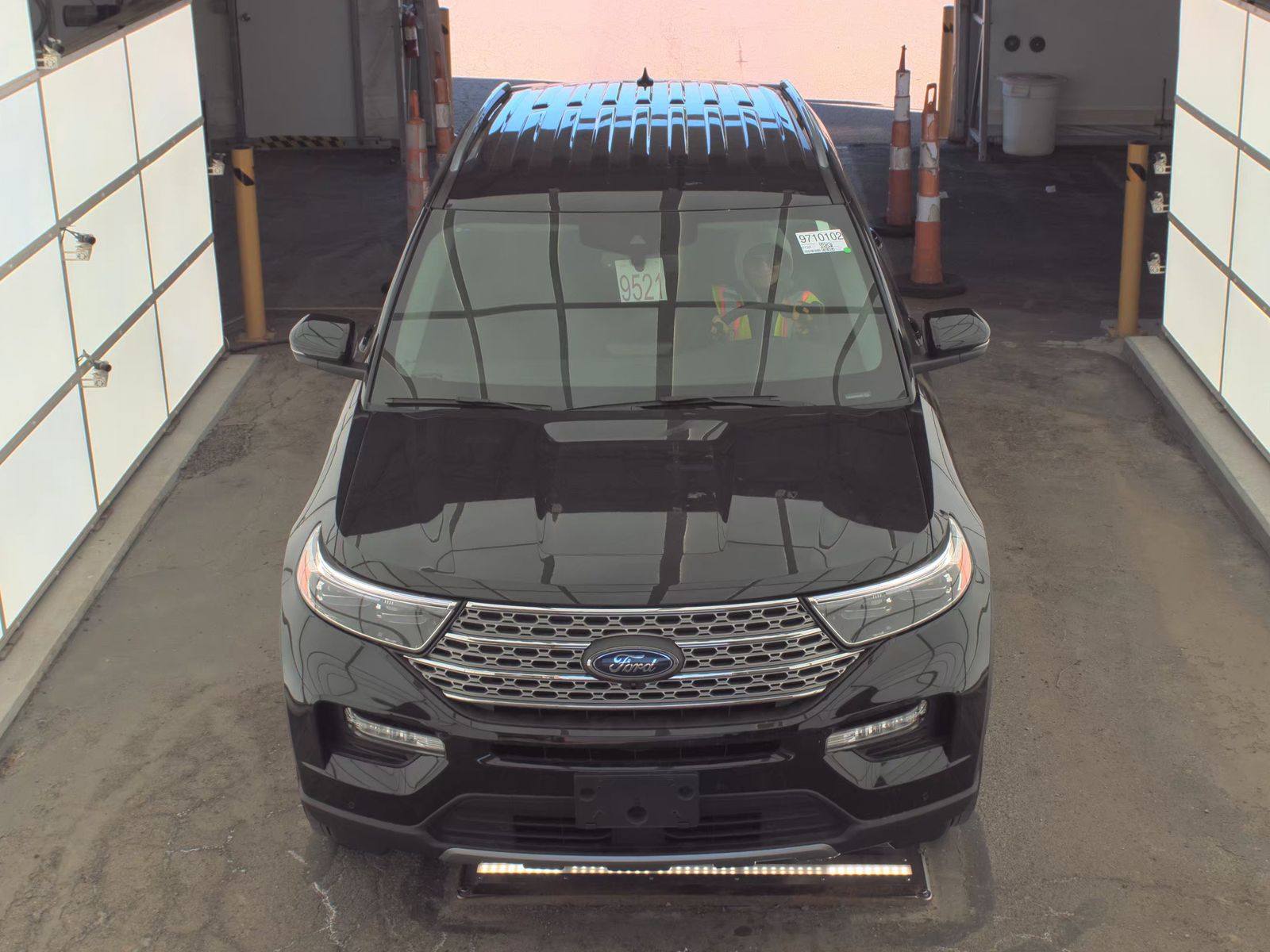 FORD EXPLORER - 3