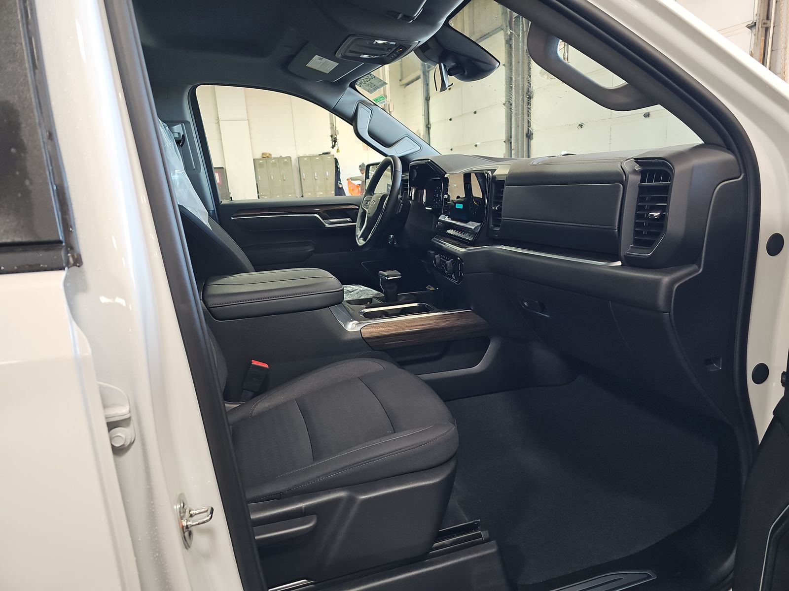 2025 Chevrolet Silverado 1500 RST AWD