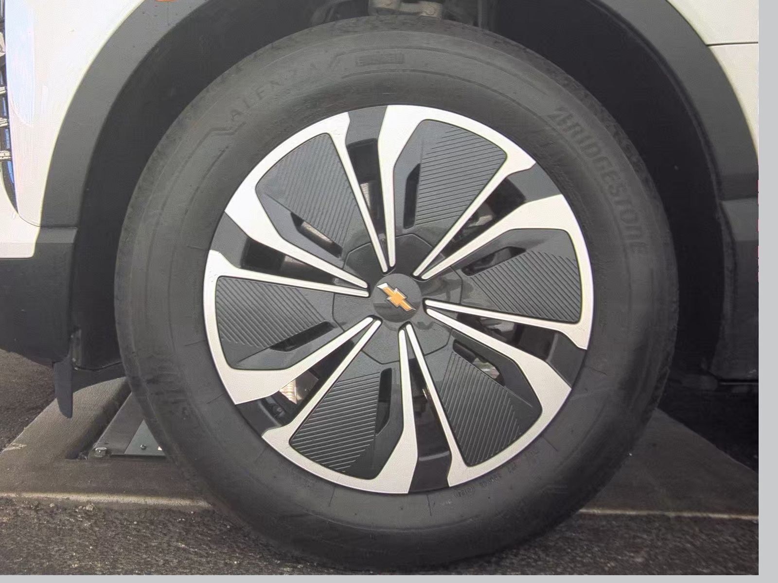 CHEVROLET EAWD LT - 10