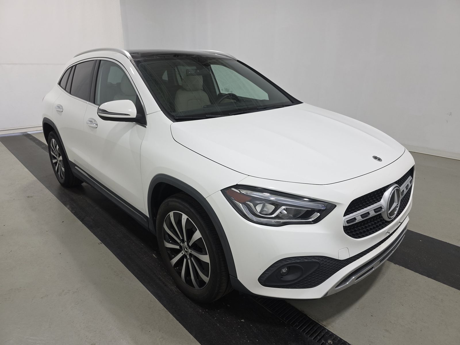 MERCEDES-BENZ GLA-CLASS - 4