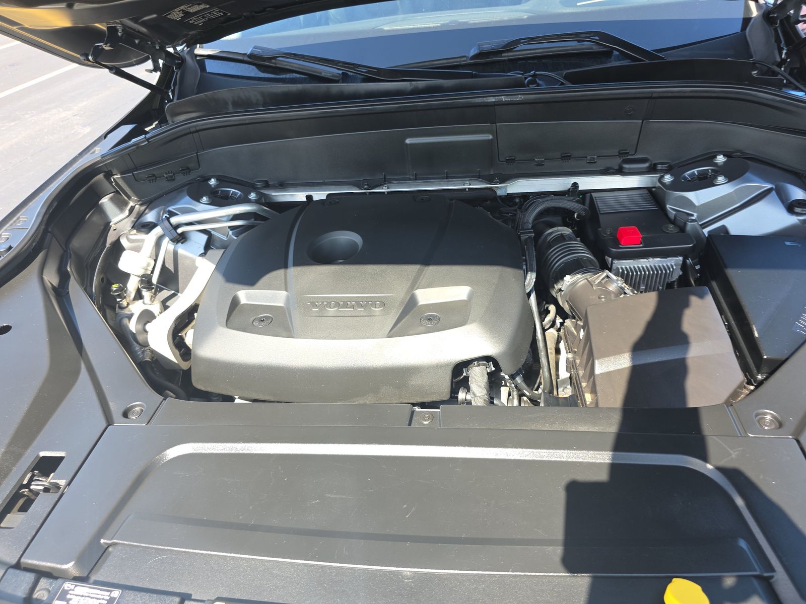 2017 Volvo XC90 T6 Momentum AWD