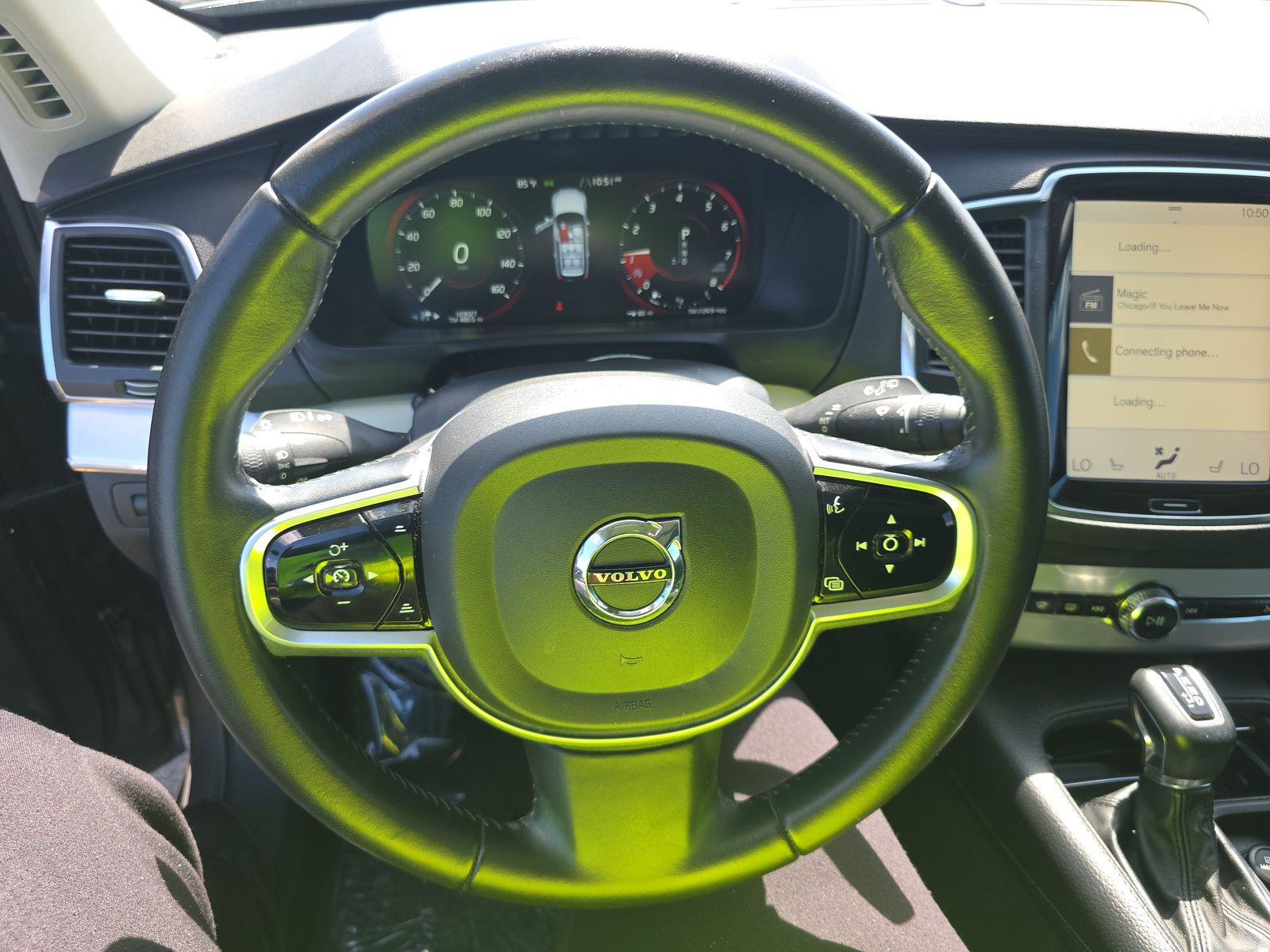 2017 Volvo XC90 T6 Momentum AWD