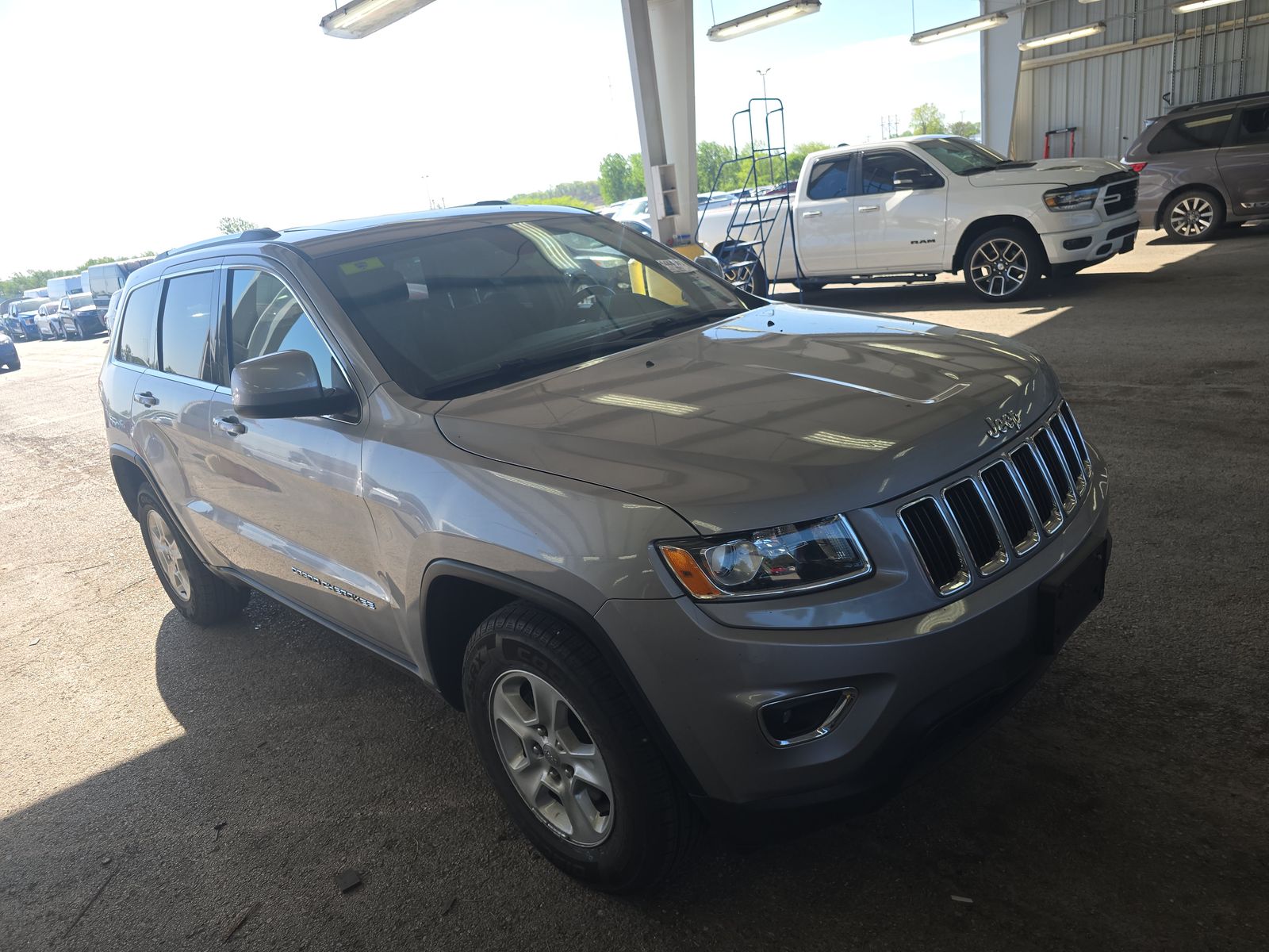 JEEP LAREDO - 4