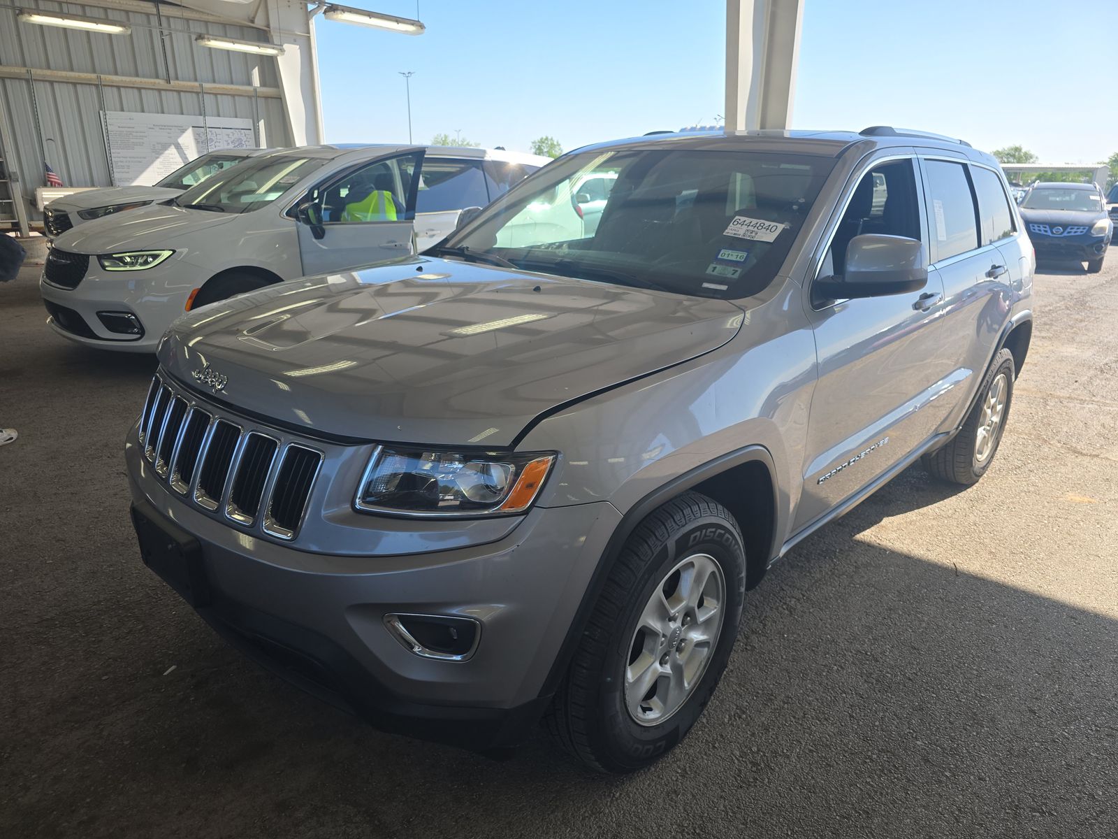 JEEP LAREDO - 1