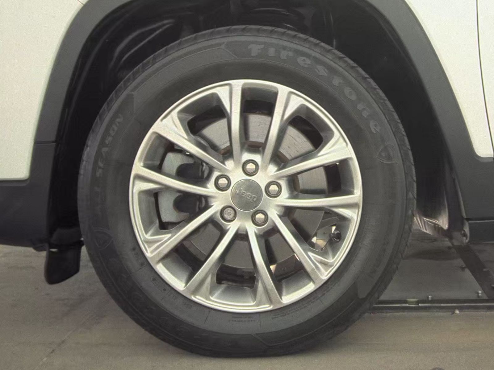 JEEP LATITUDE + - 10