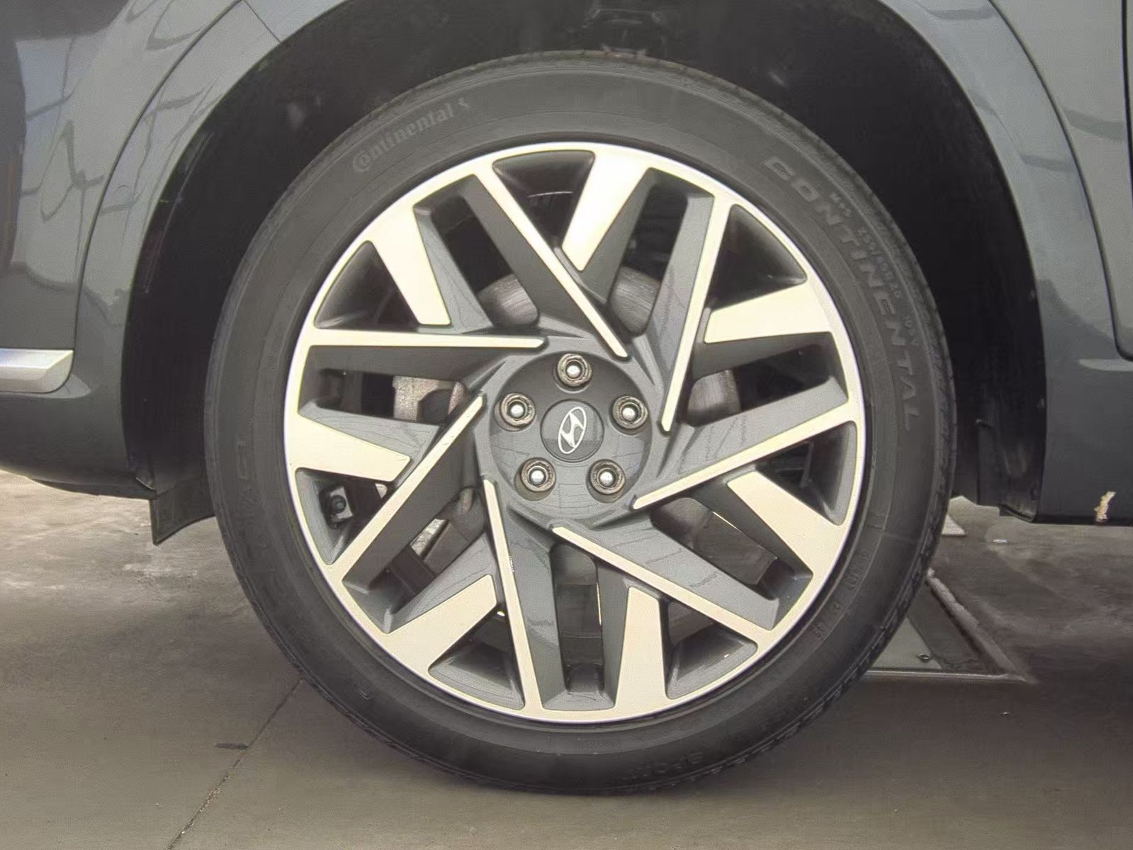 HYUNDAI CALLIGRAPH - 10