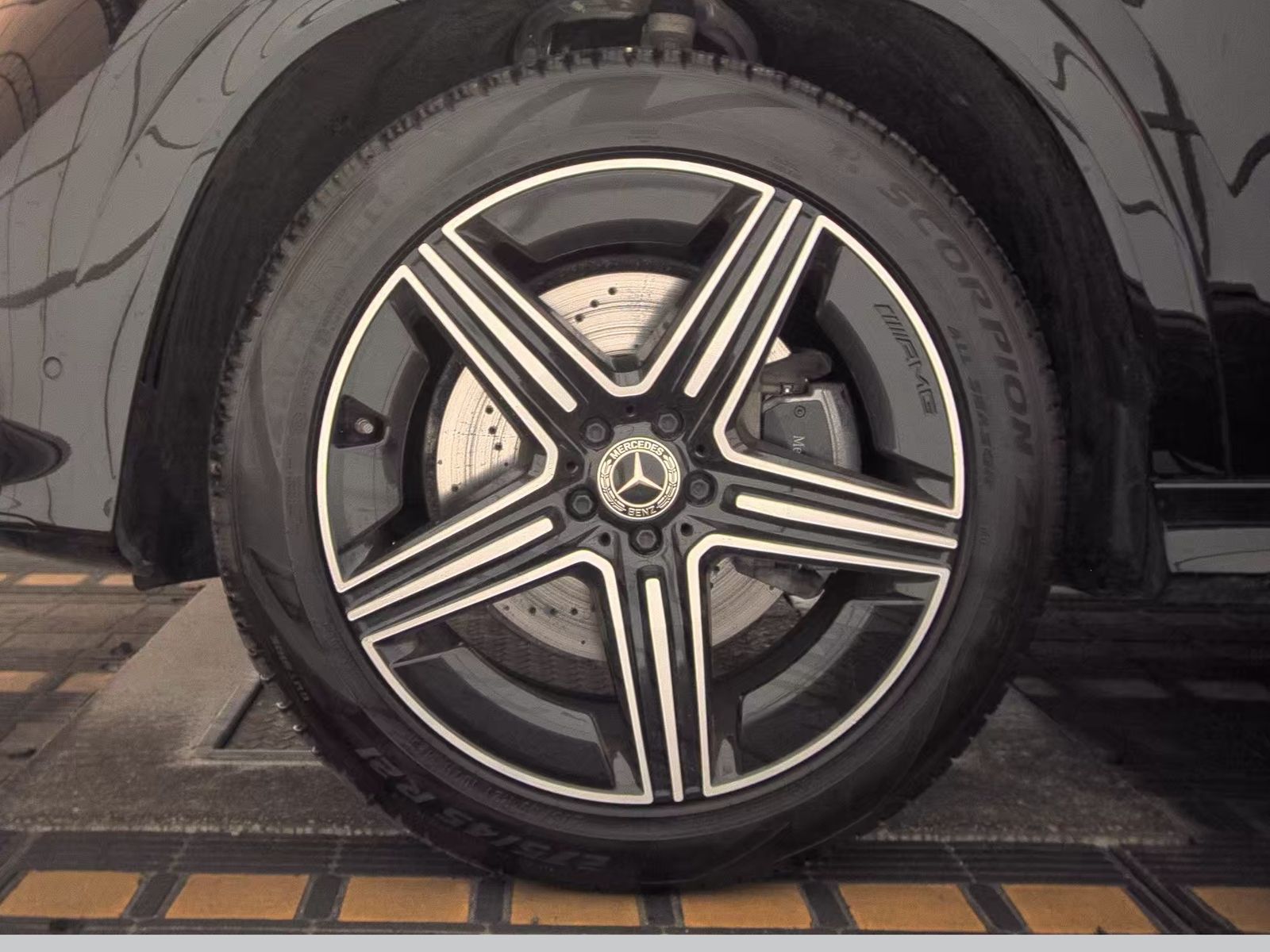 MERCEDES-BENZ GLE - 10