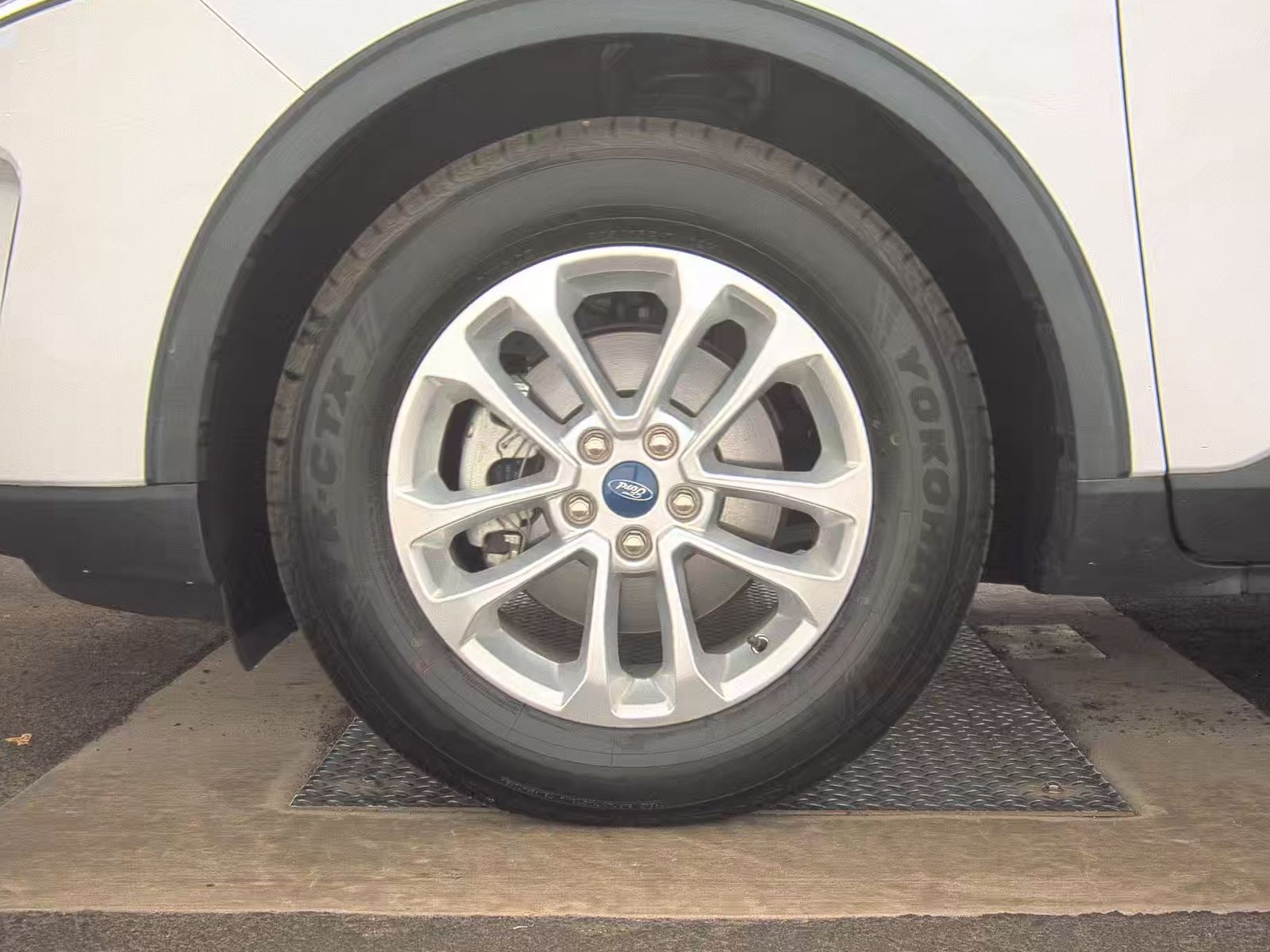 FORD ESCAPE - 10
