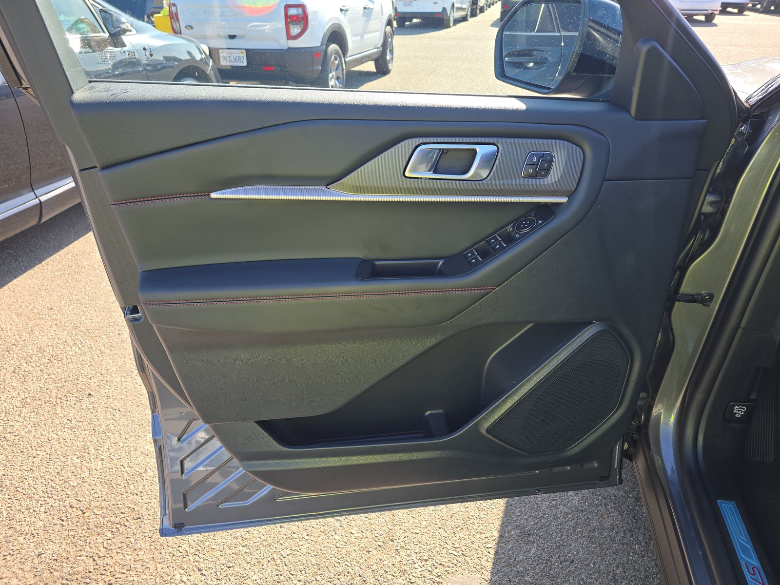 FORD EXPLORER - 10