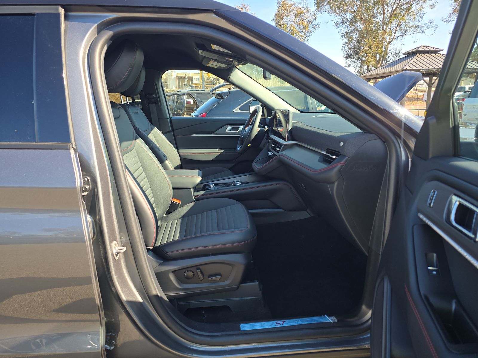 FORD EXPLORER - 9