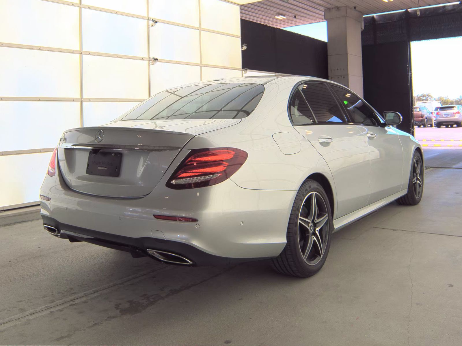 MERCEDES-BENZ E-CLASS - 6