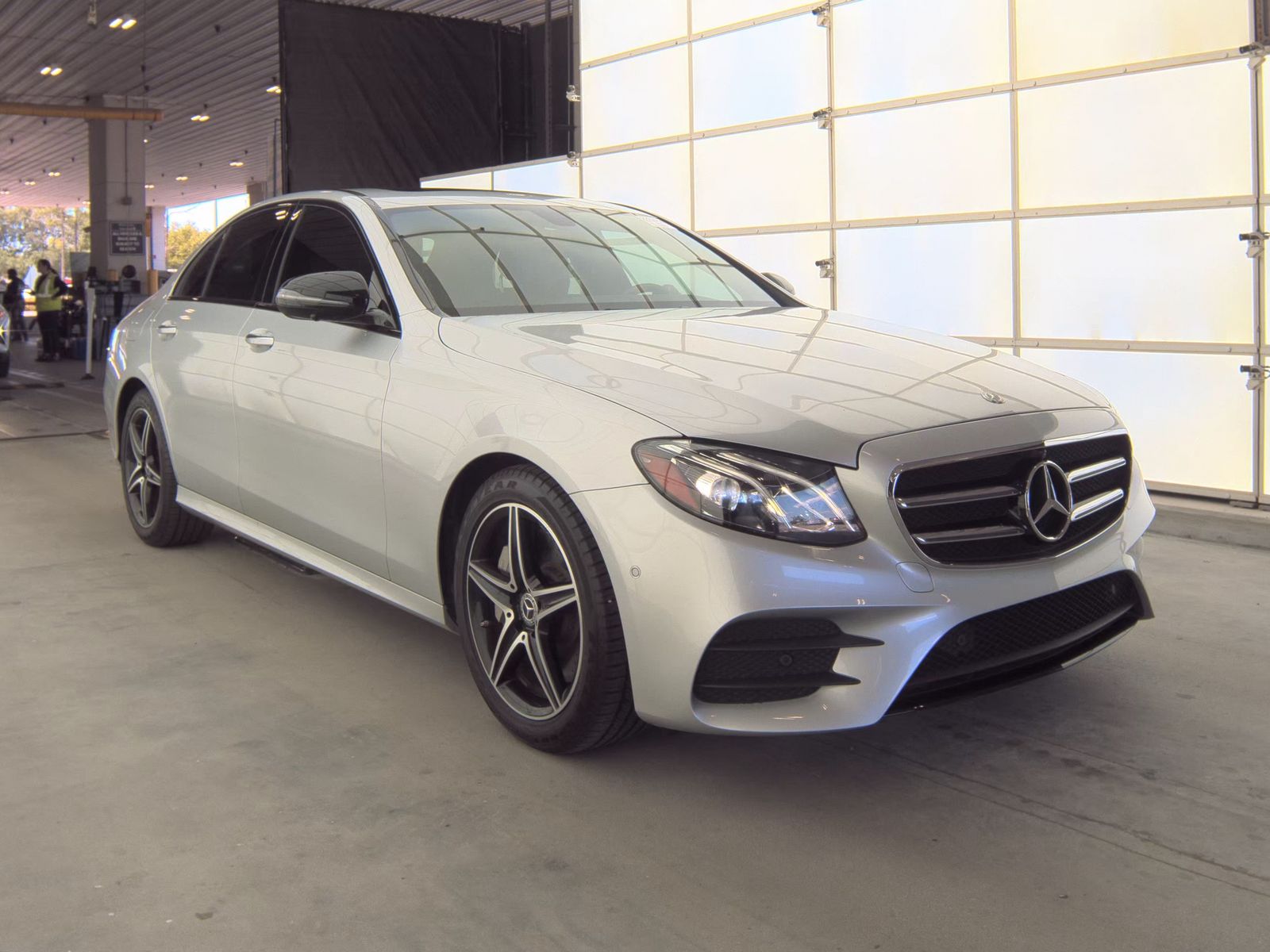 MERCEDES-BENZ E-CLASS - 5