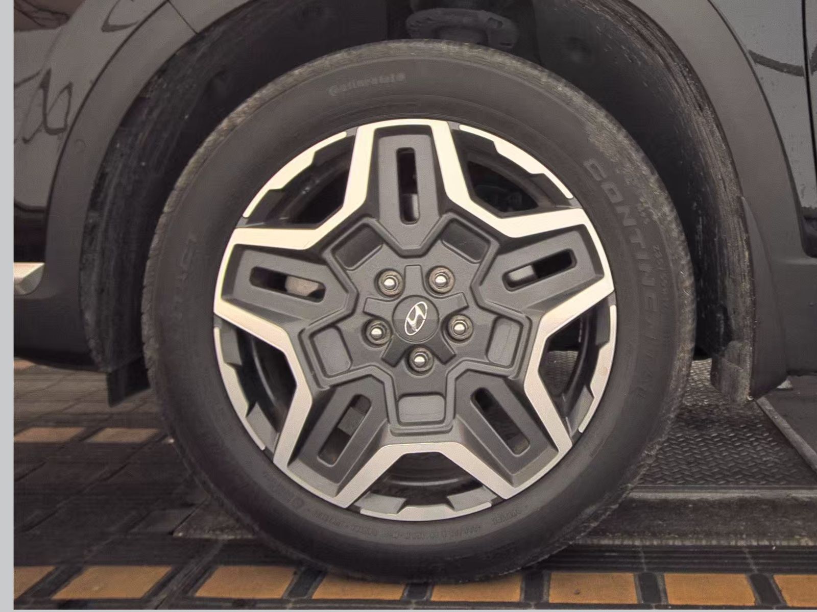 HYUNDAI LIMITED - 10