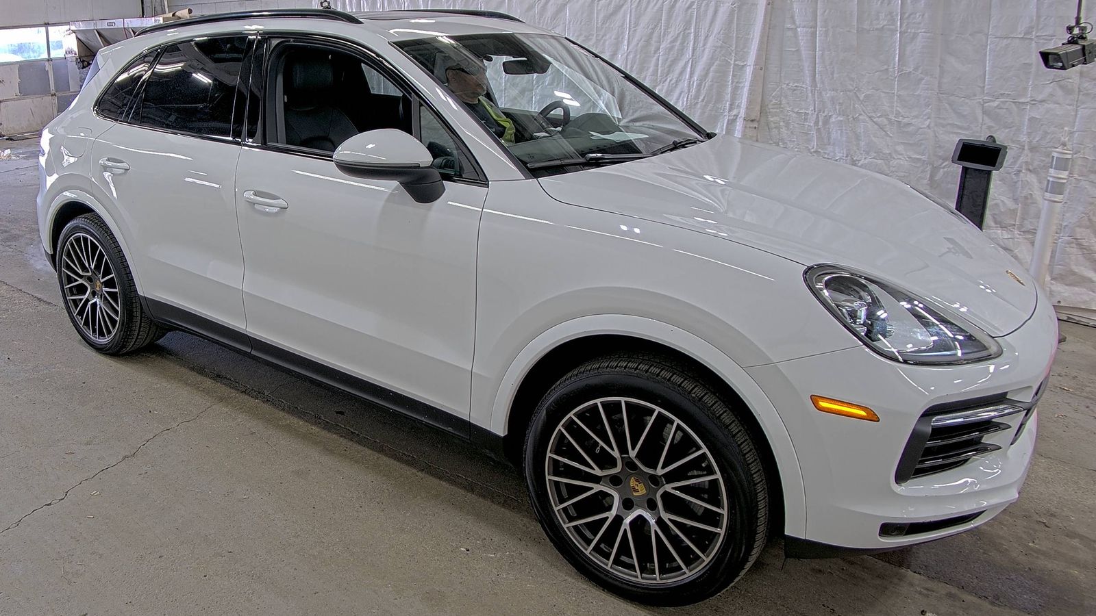 PORSCHE CAYENNE - 4