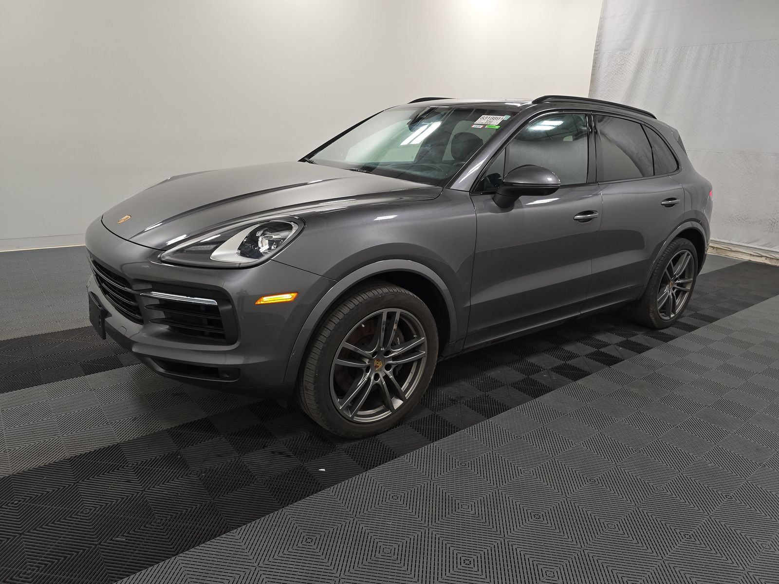 PORSCHE CAYENNE - 1