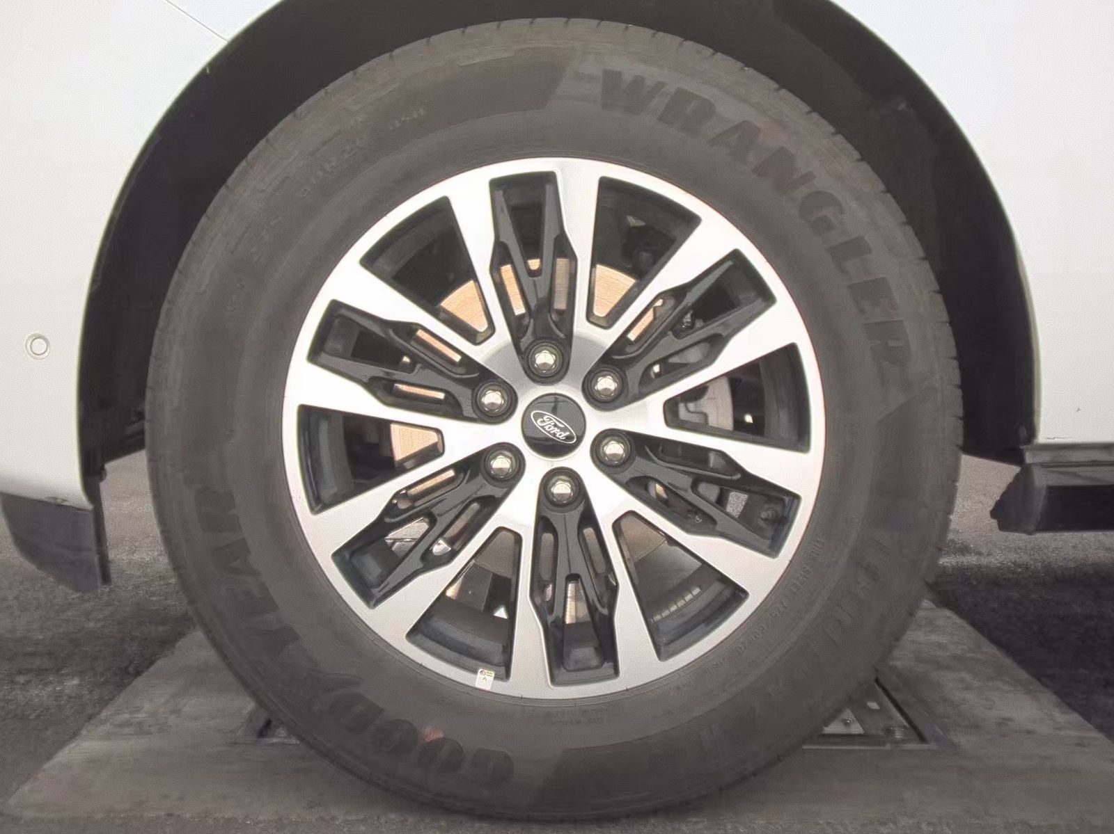 FORD EXPEDITION - 10