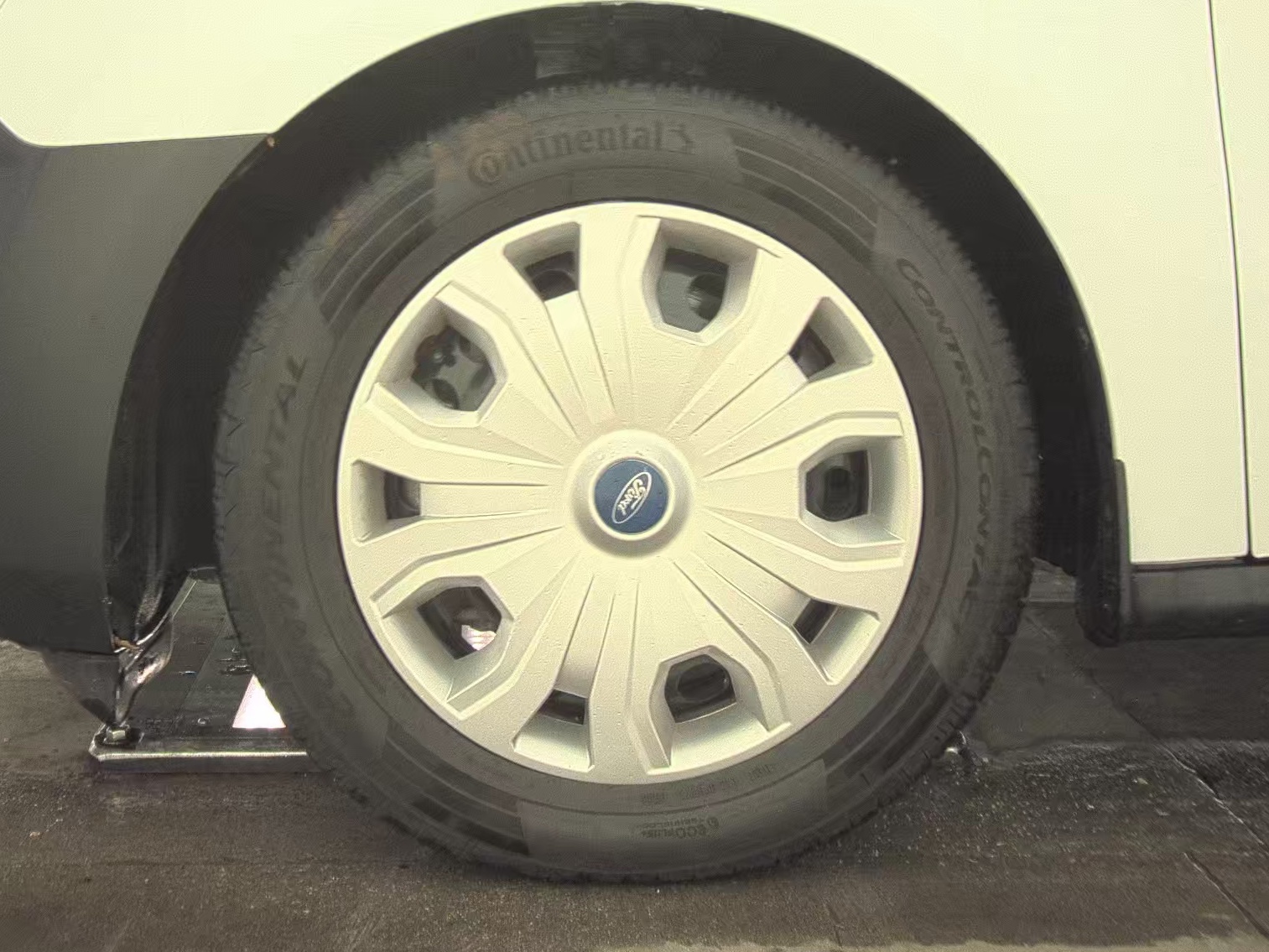 FORD TRANSIT CONNECT - 10