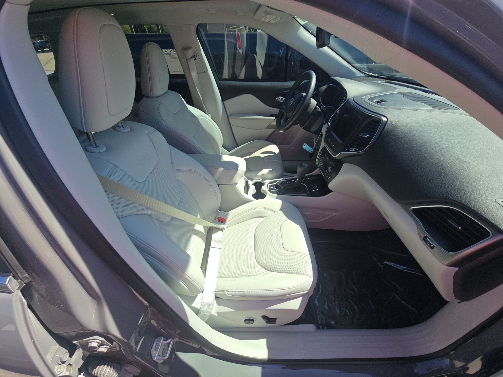 JEEP LATITUDE LUX - 9